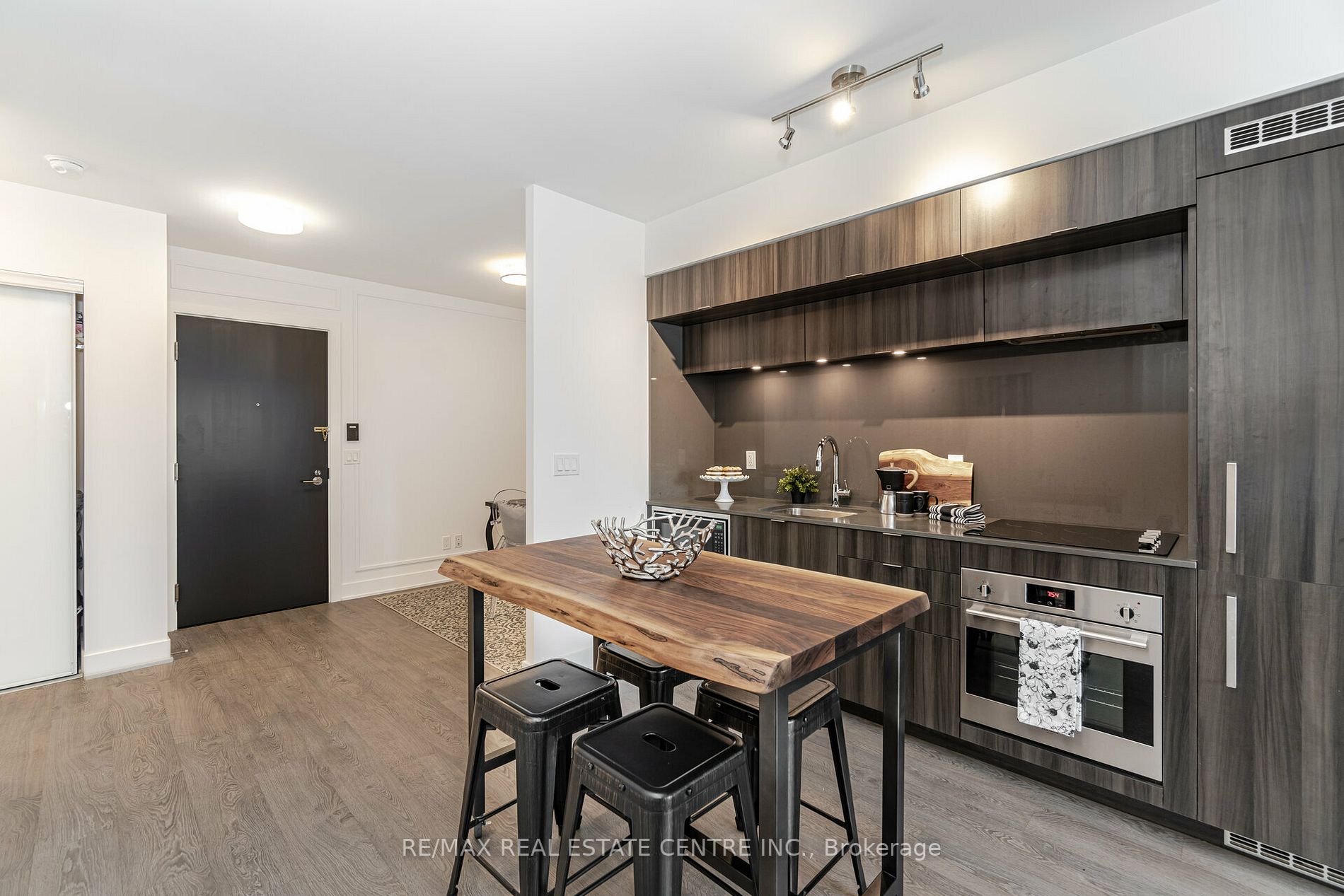 38 Cameron St, #416