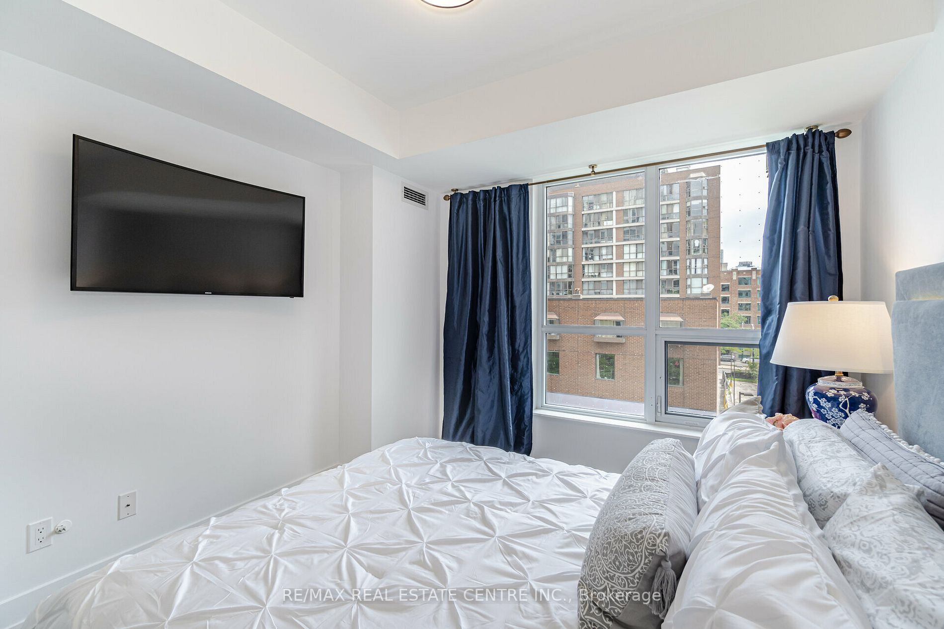 38 Cameron St, #416