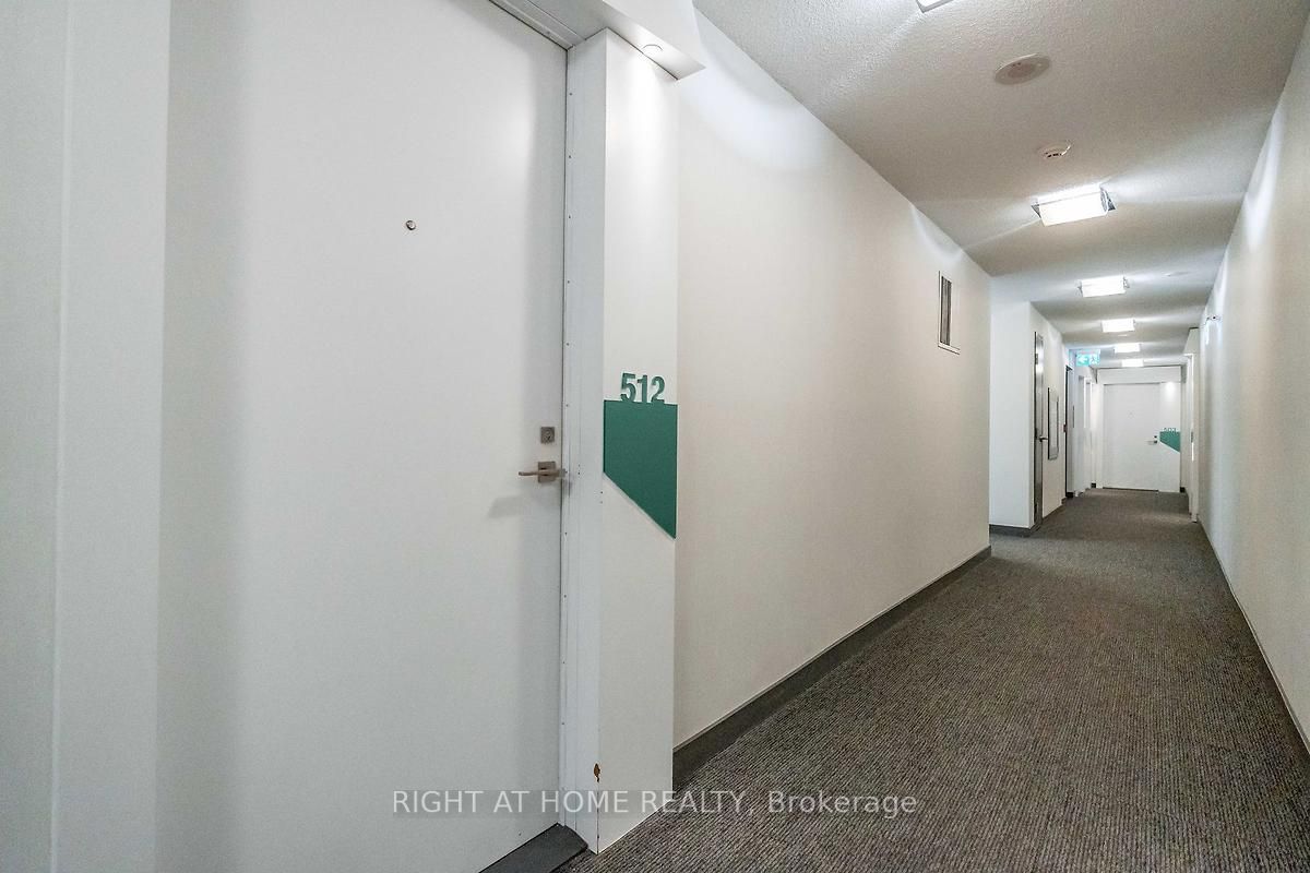 352 Front St W, #512