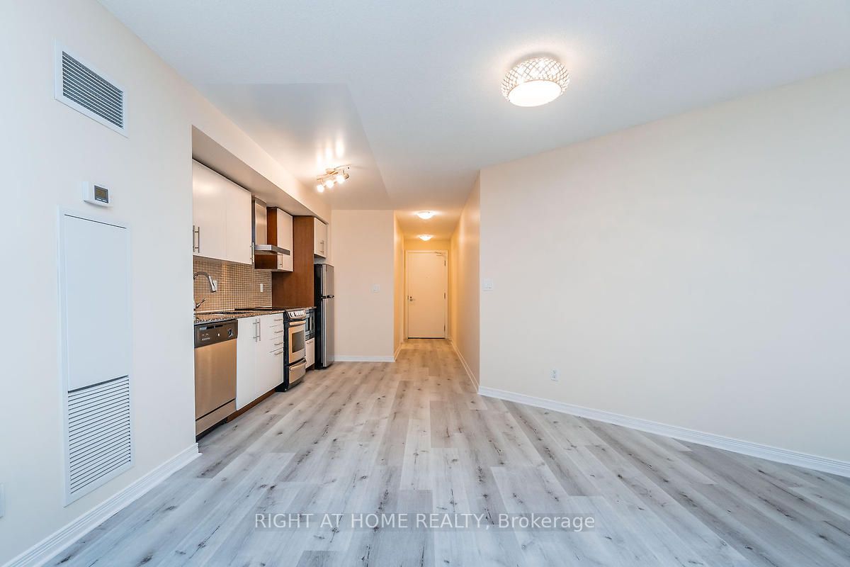 352 Front St W, #512