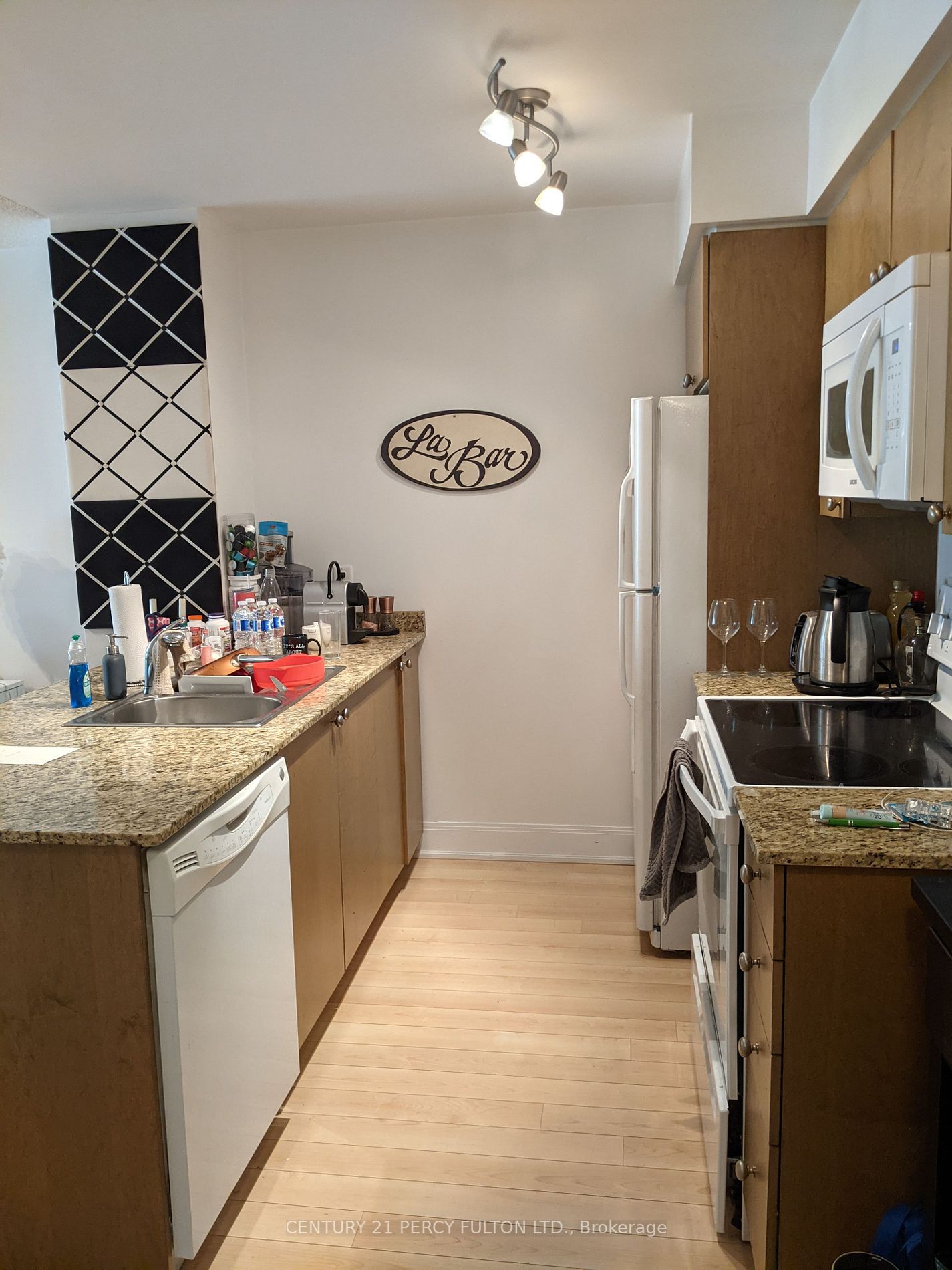 2191 Yonge St, #606