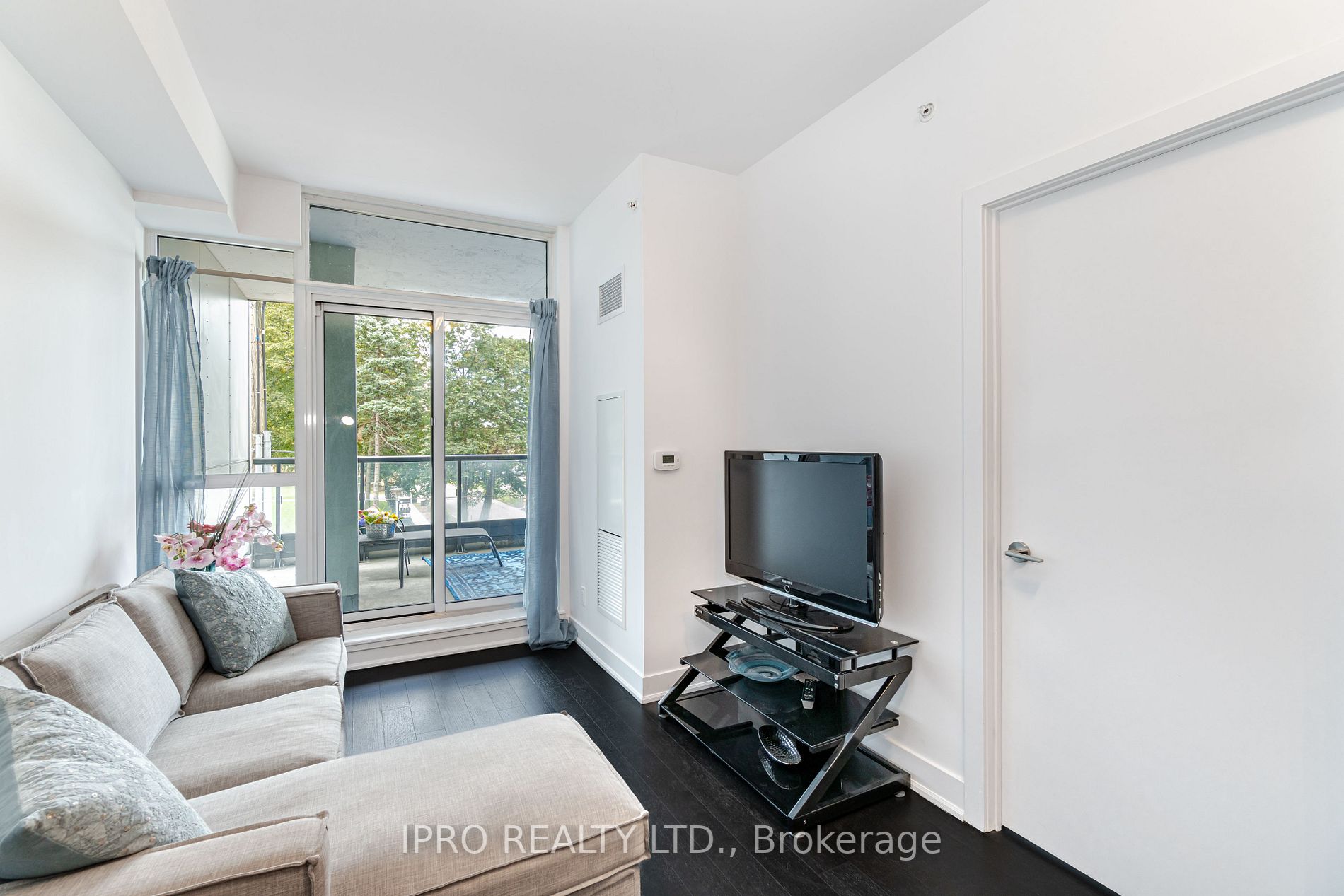 1486 Bathurst St, #201