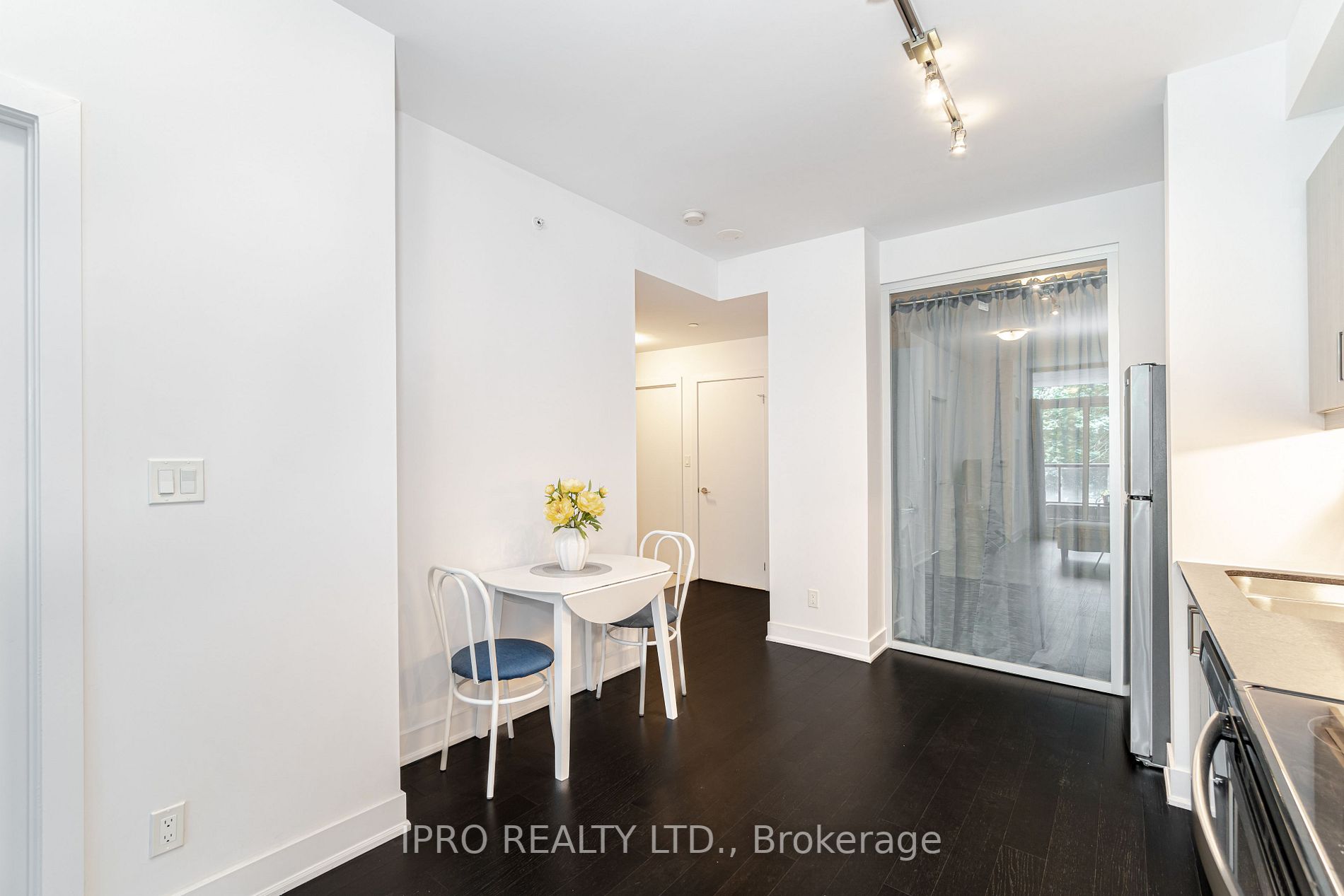 1486 Bathurst St, #201