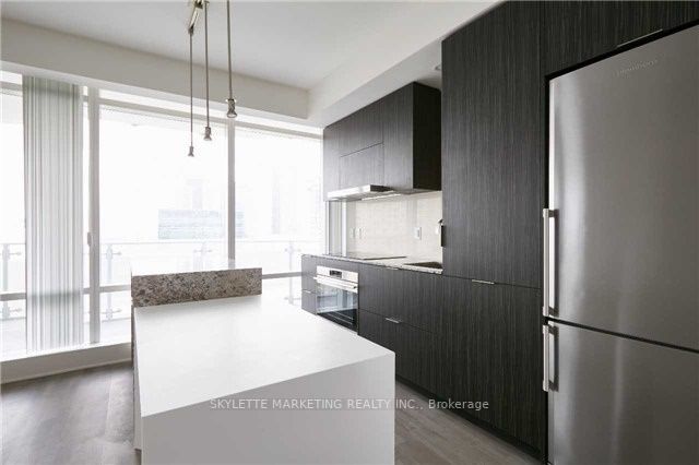 1 Bloor Street E, #4502