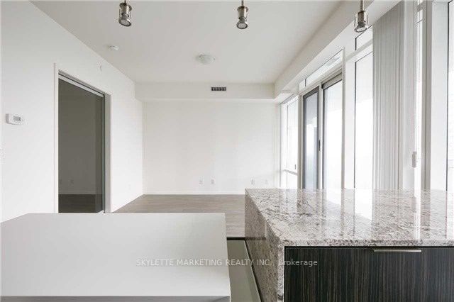 1 Bloor Street E, #4502