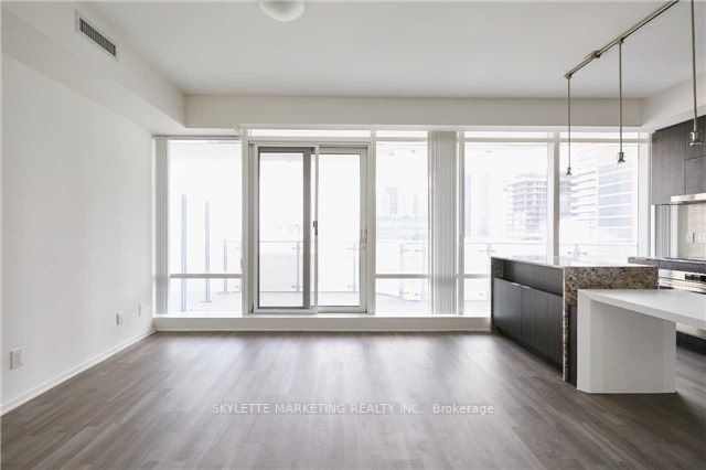 1 Bloor Street E, #4502