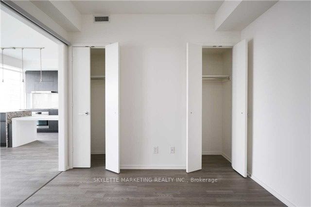 1 Bloor Street E, #4502