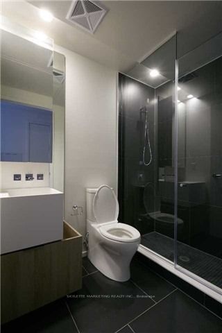 1 Bloor Street E, #4502