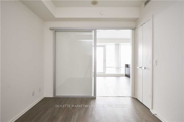 1 Bloor Street E, #4502