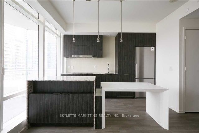 1 Bloor Street E, #4502
