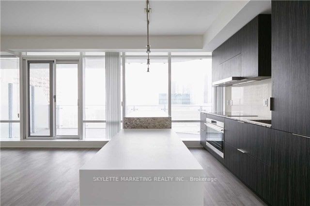 1 Bloor Street E, #4502