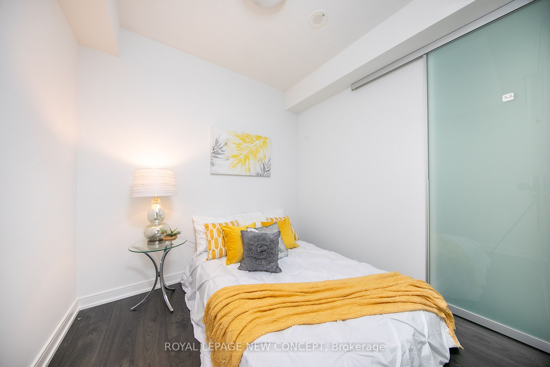 3 Gloucester St E, #810