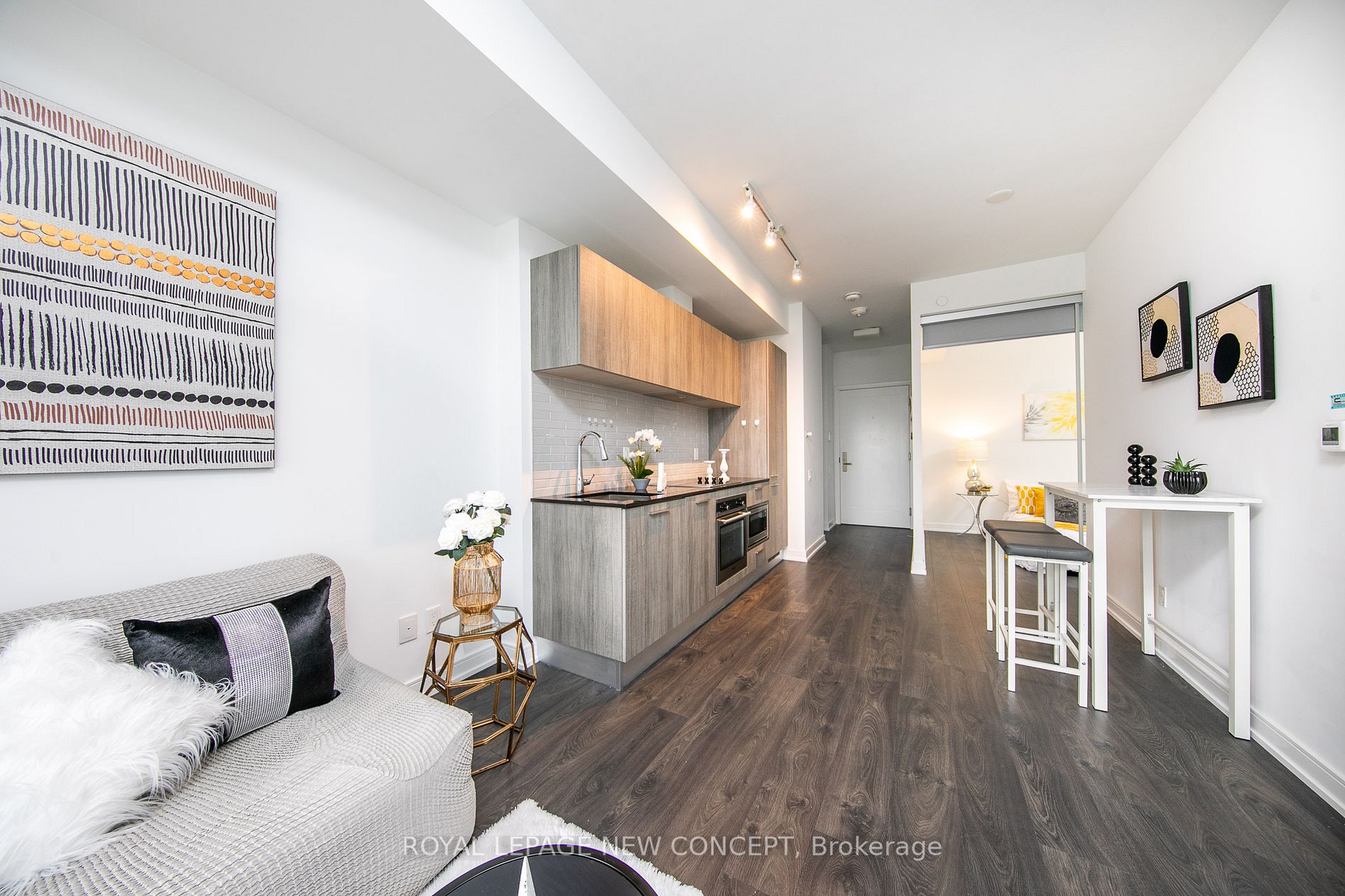 3 Gloucester St E, #810