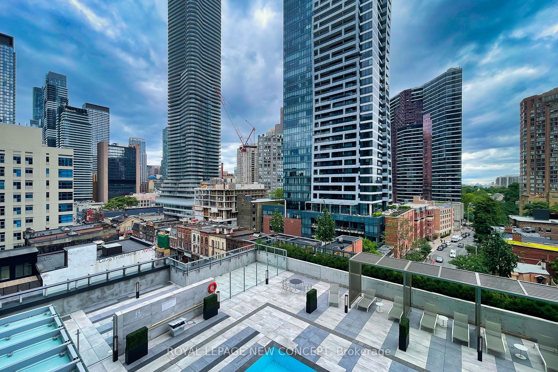 3 Gloucester St E, #810