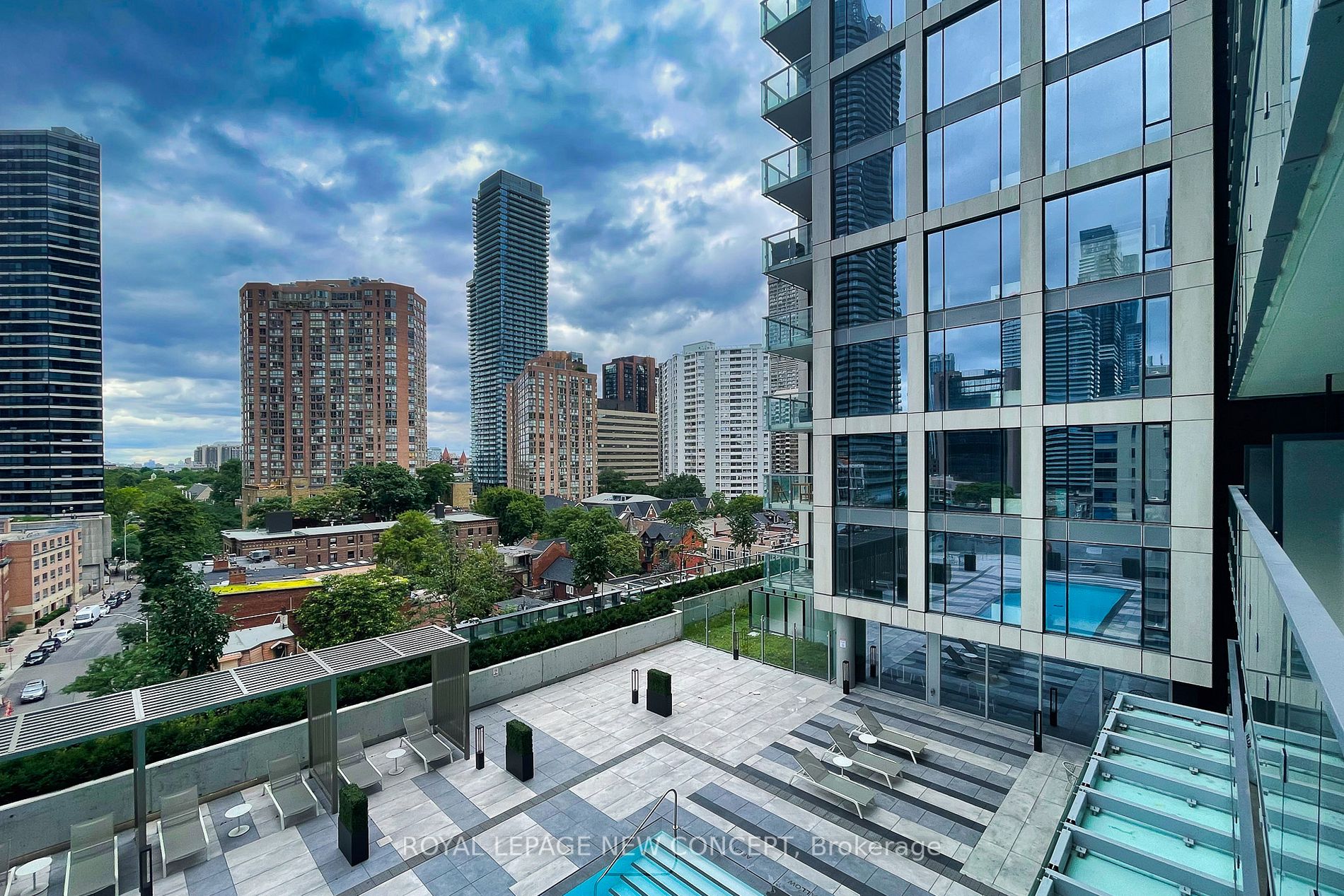 3 Gloucester St E, #810