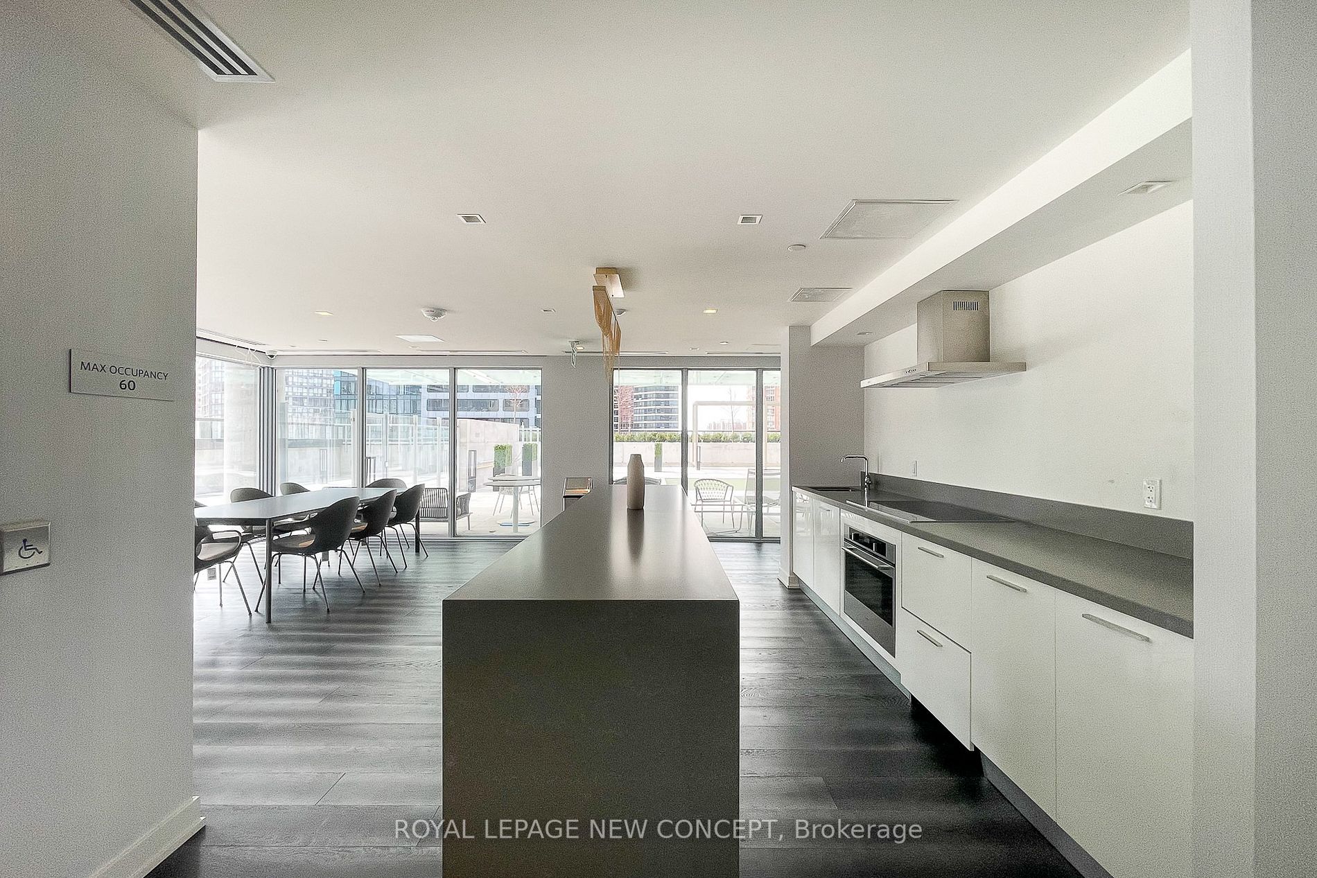 3 Gloucester St E, #810