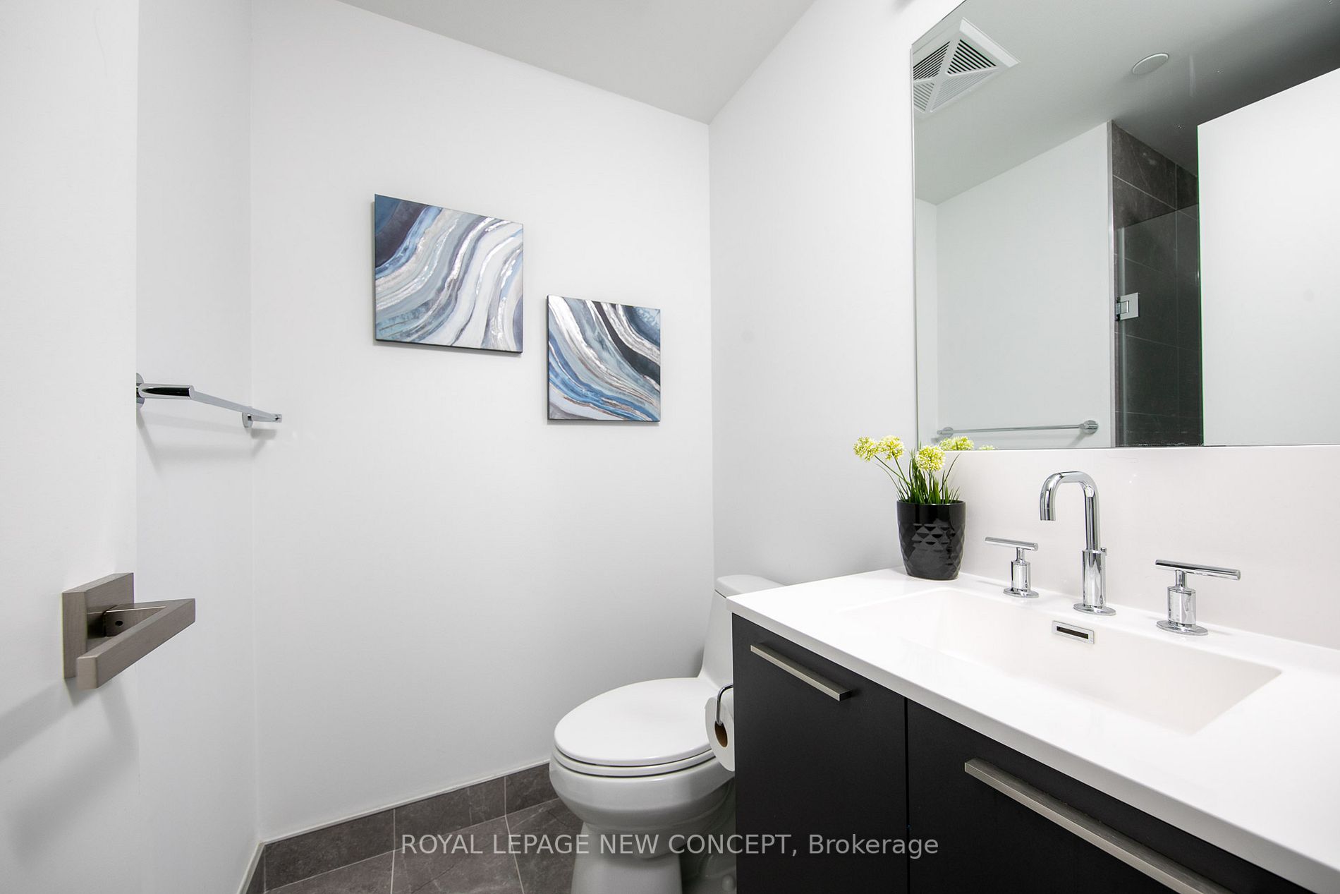 3 Gloucester St E, #810