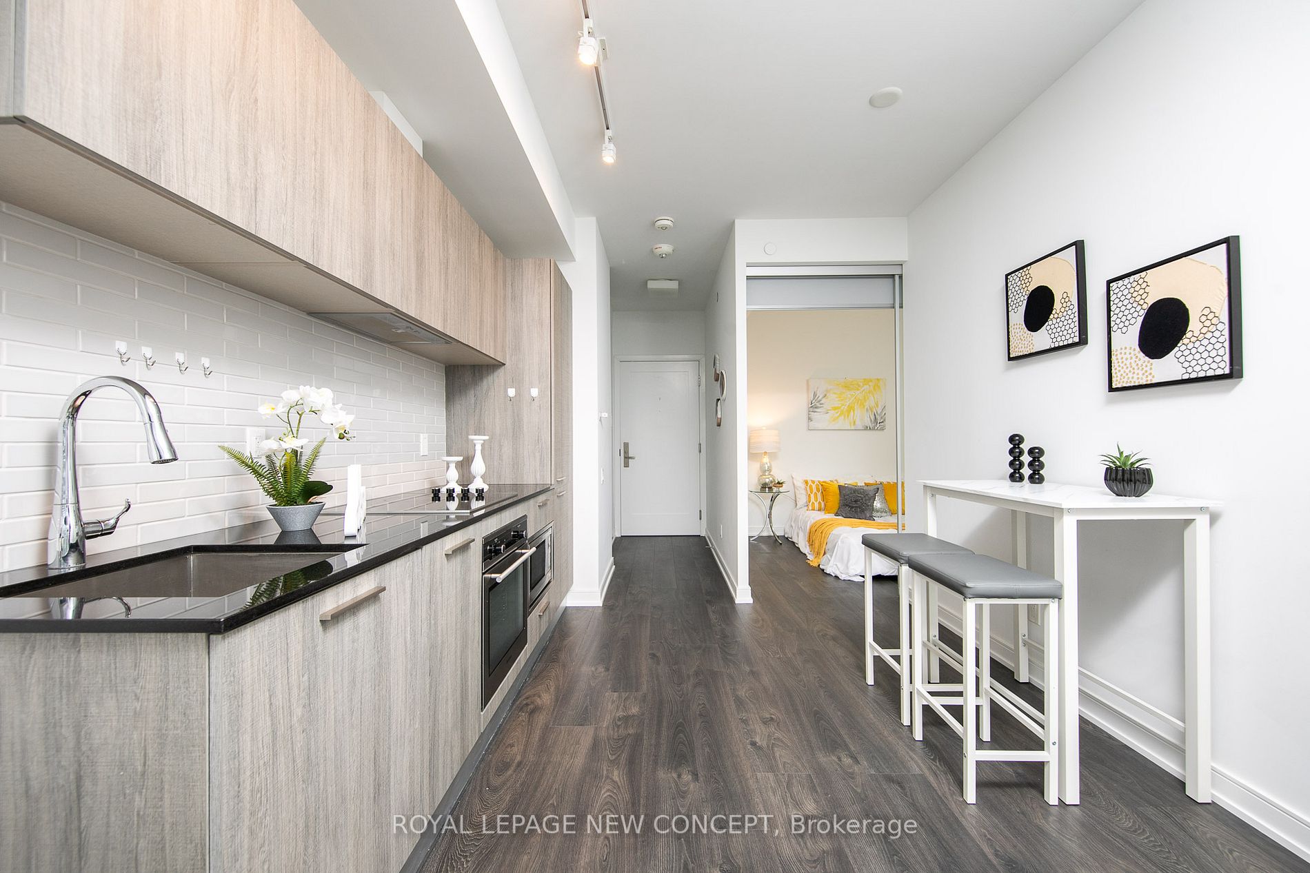 3 Gloucester St E, #810