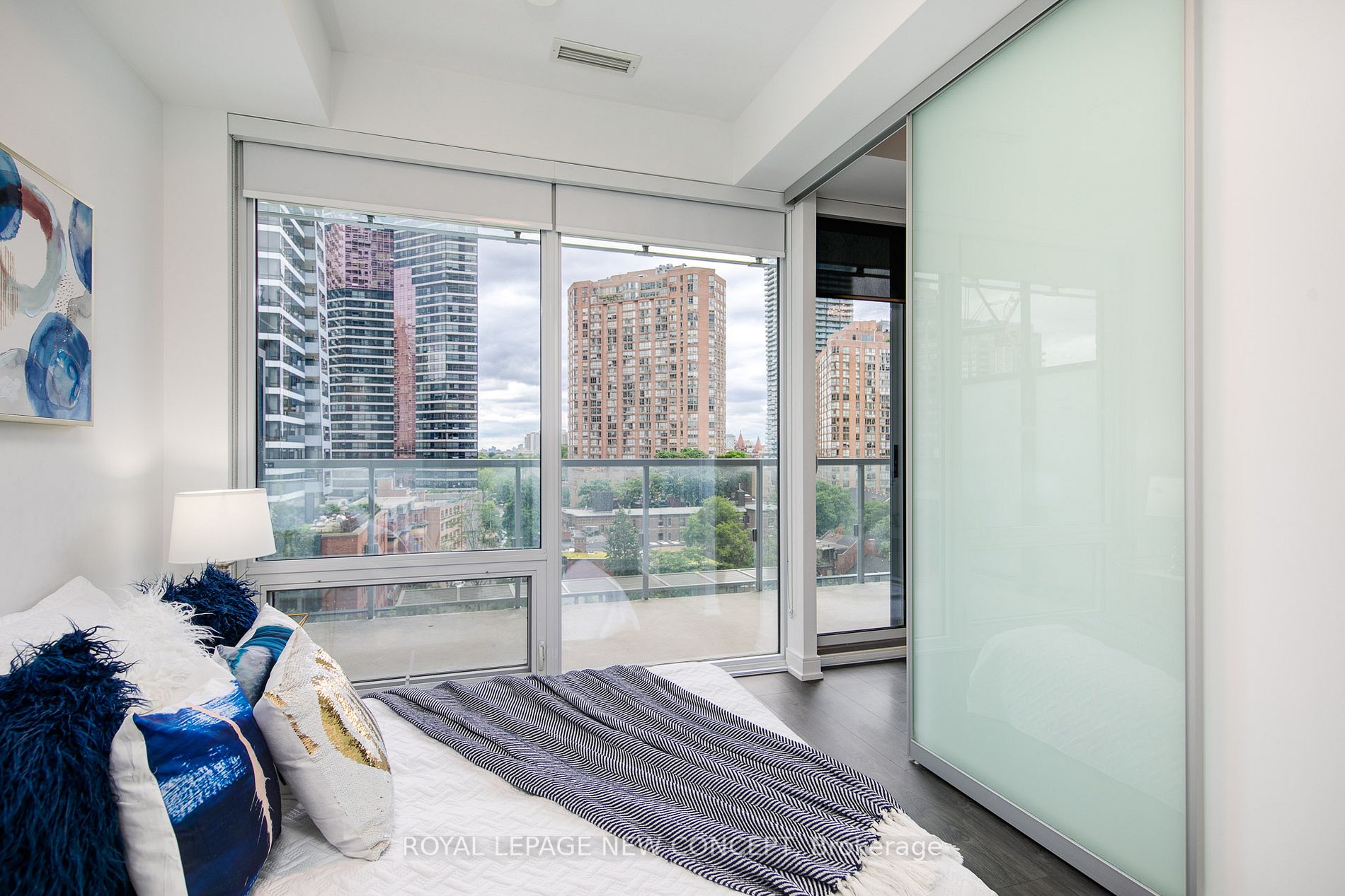 3 Gloucester St E, #810