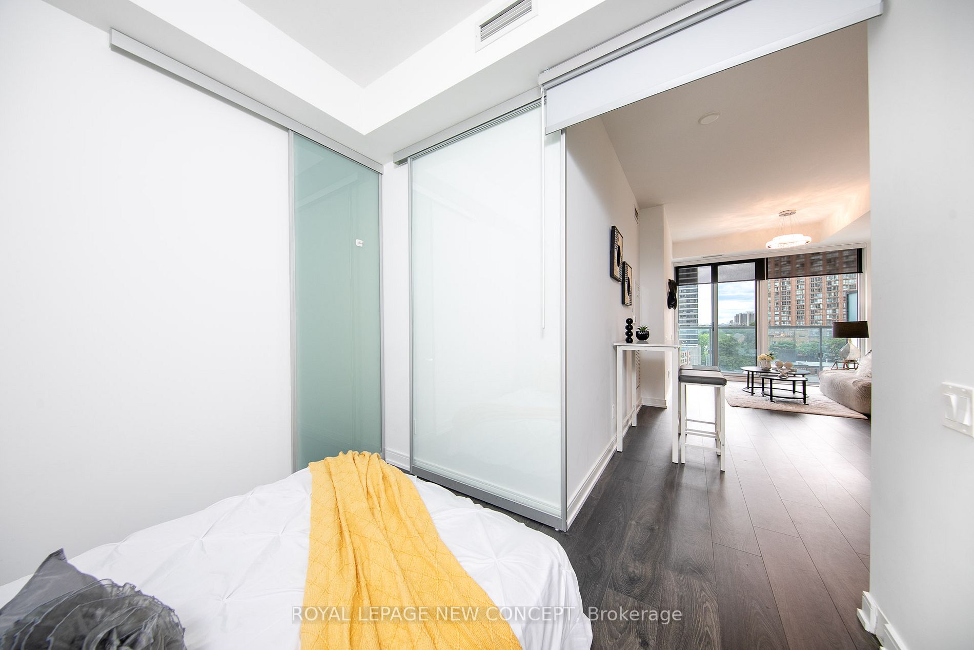 3 Gloucester St E, #810