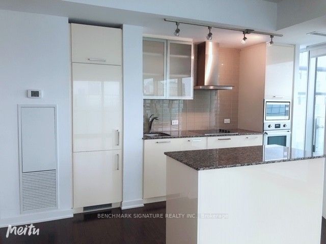14 York St, #4808