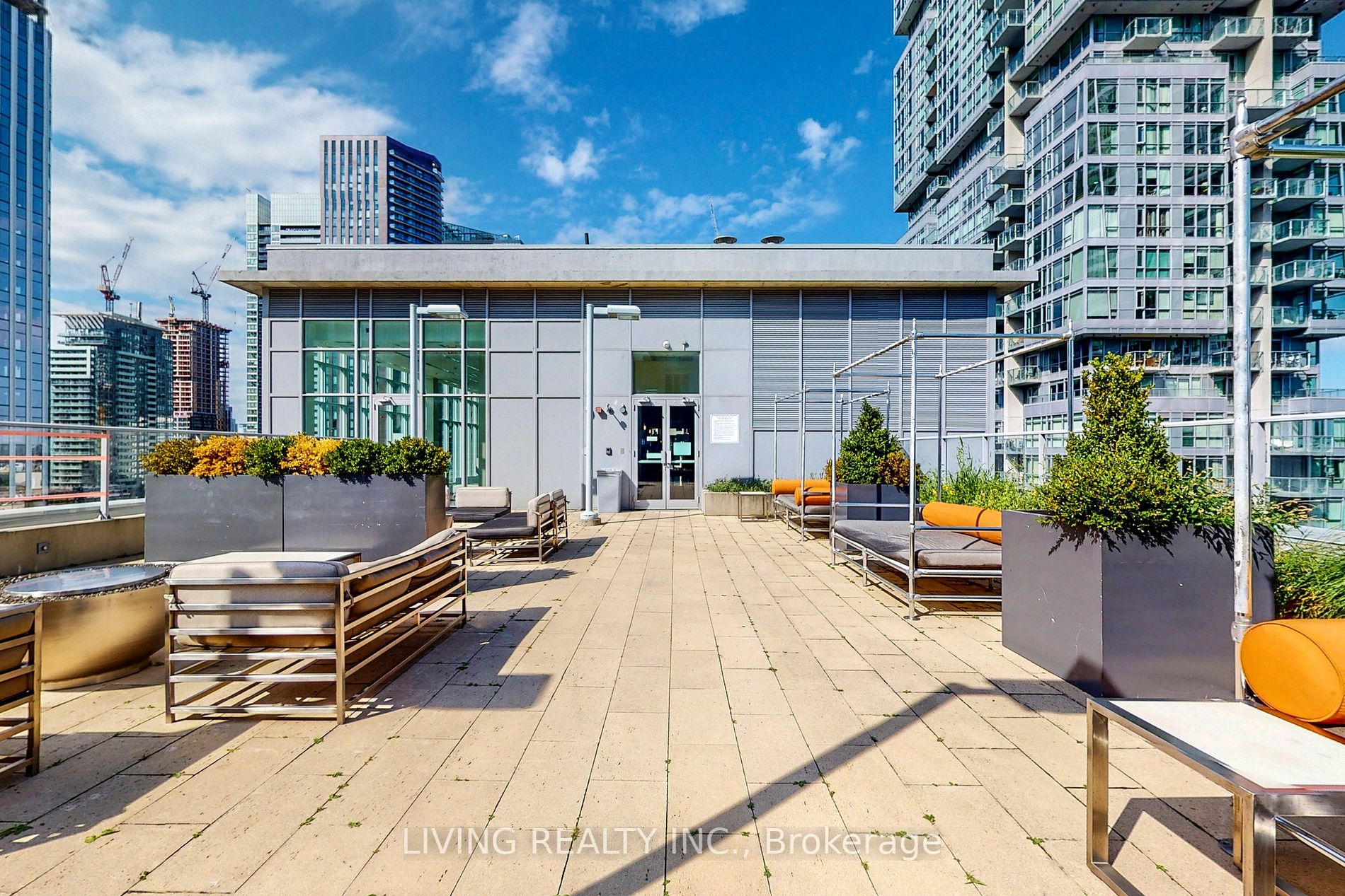 21 Nelson St, #605
