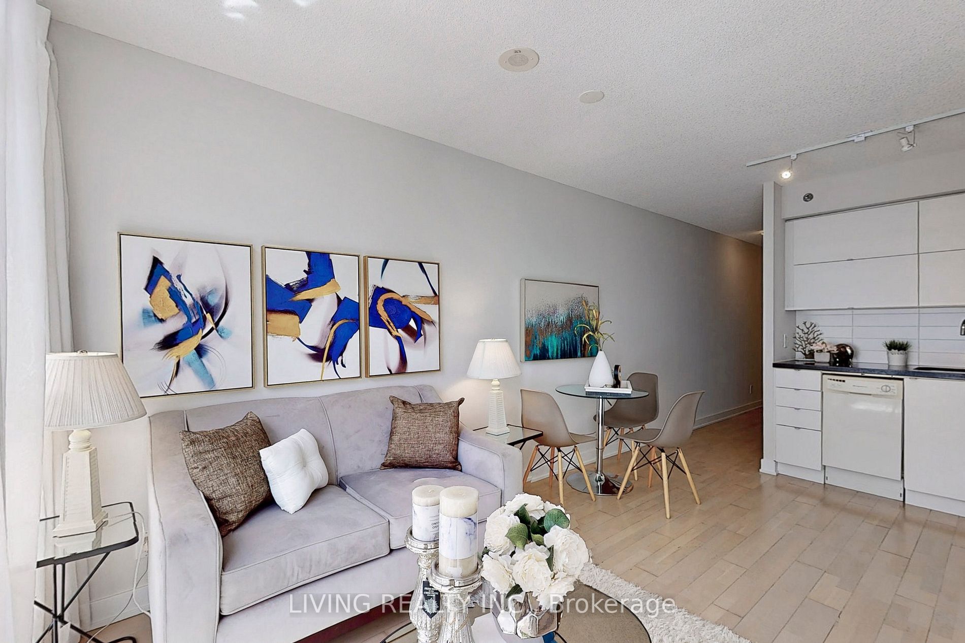 21 Nelson St, #605