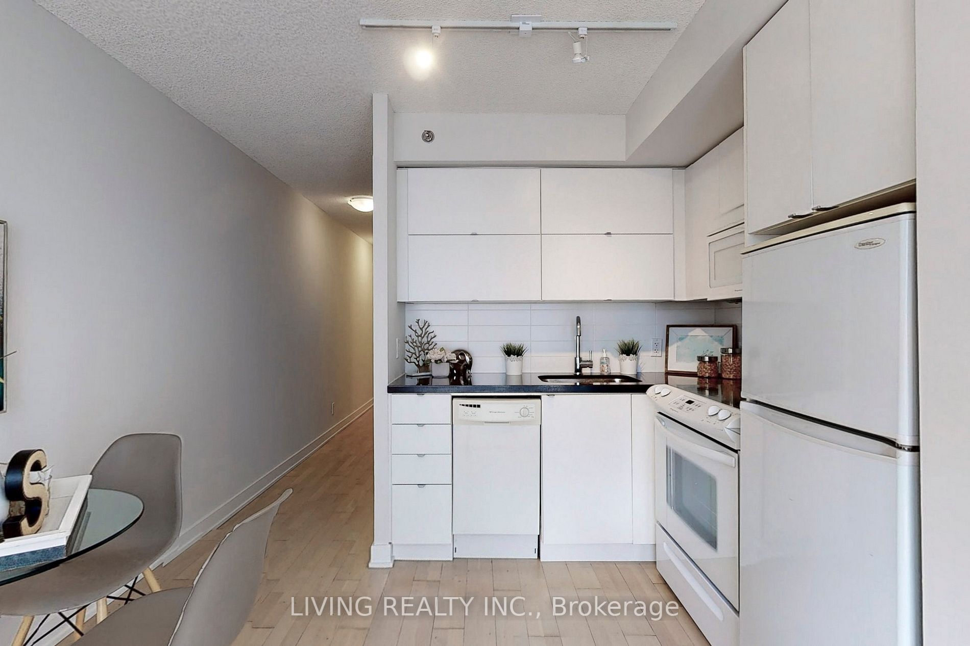21 Nelson St, #605