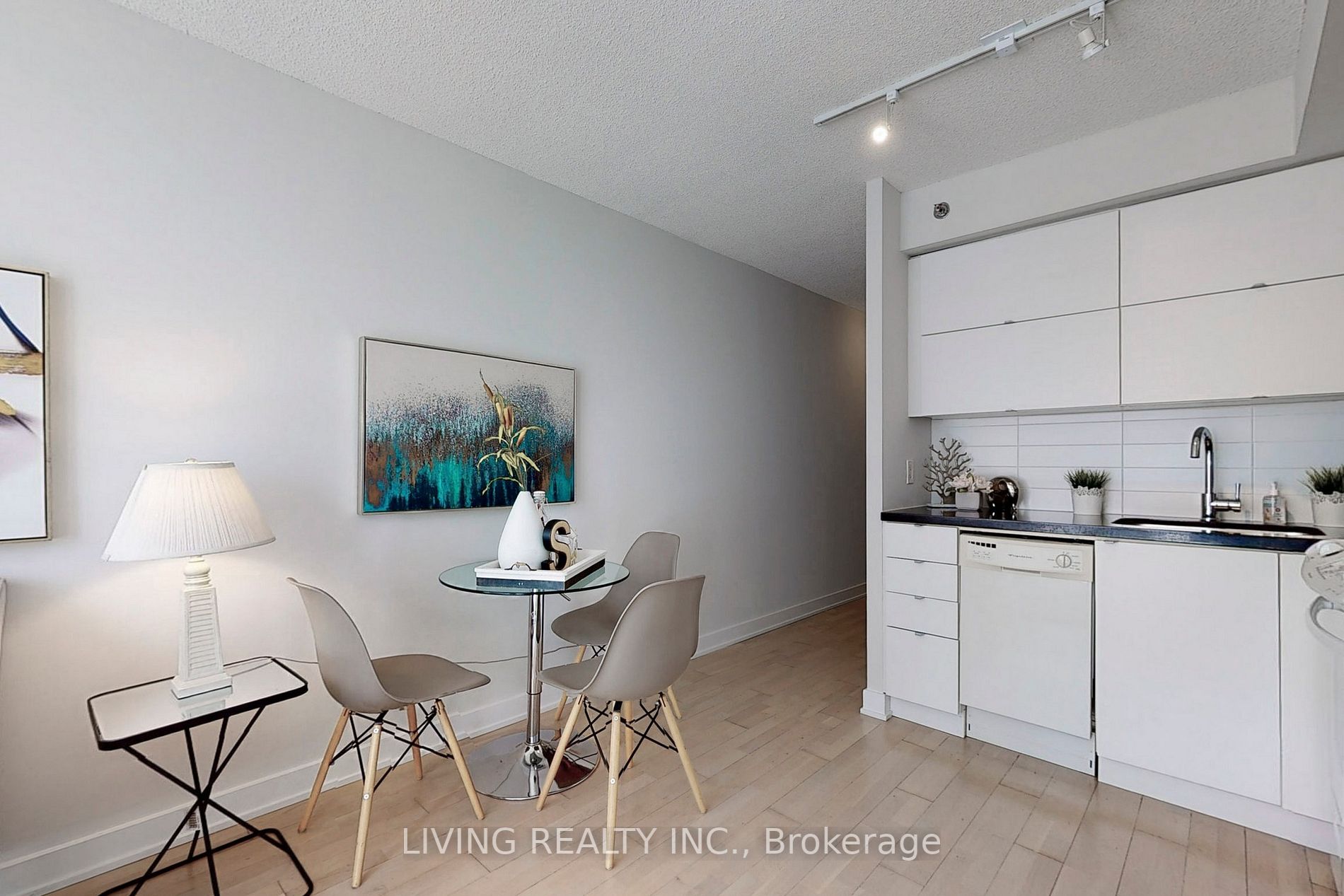 21 Nelson St, #605