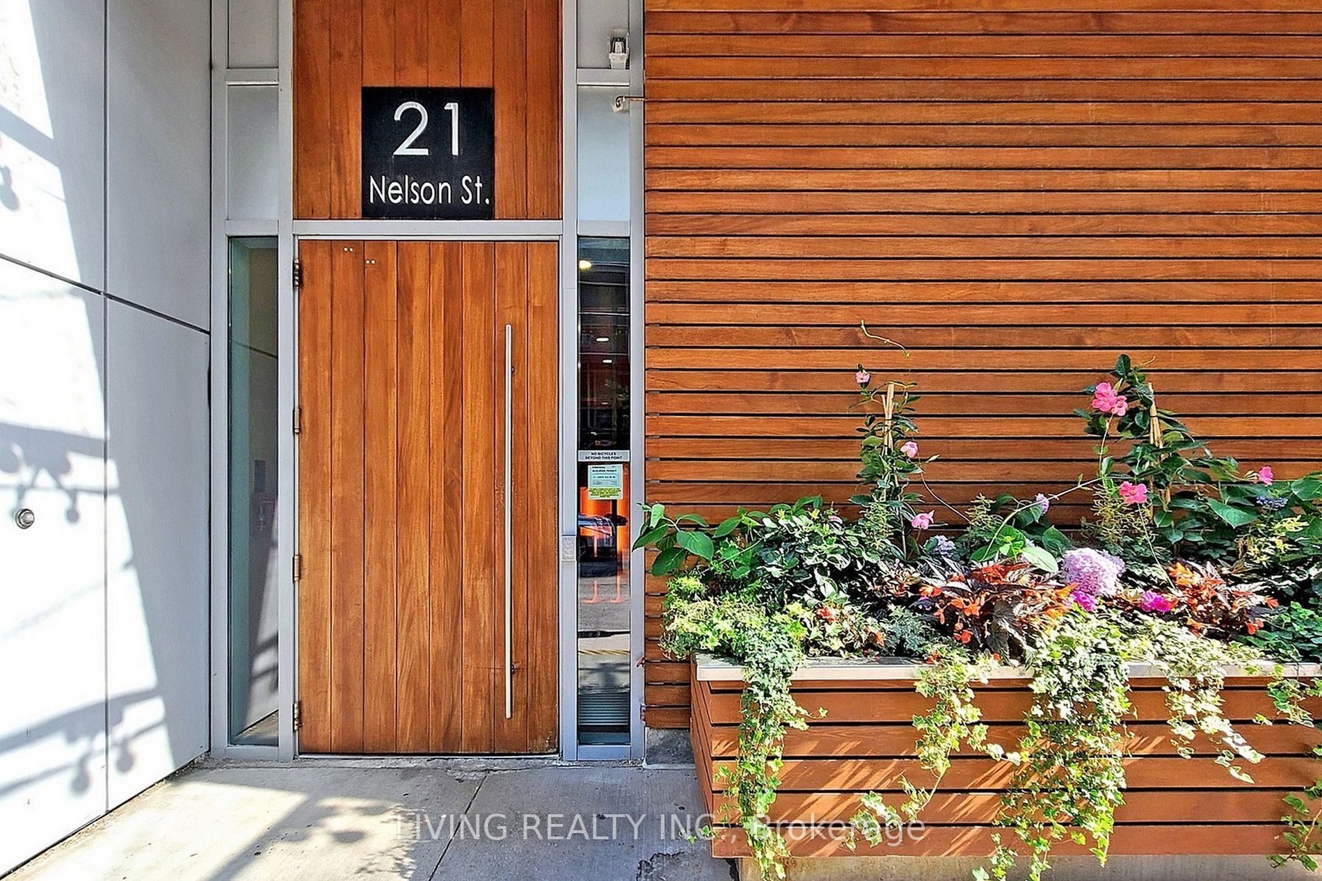 21 Nelson St, #605