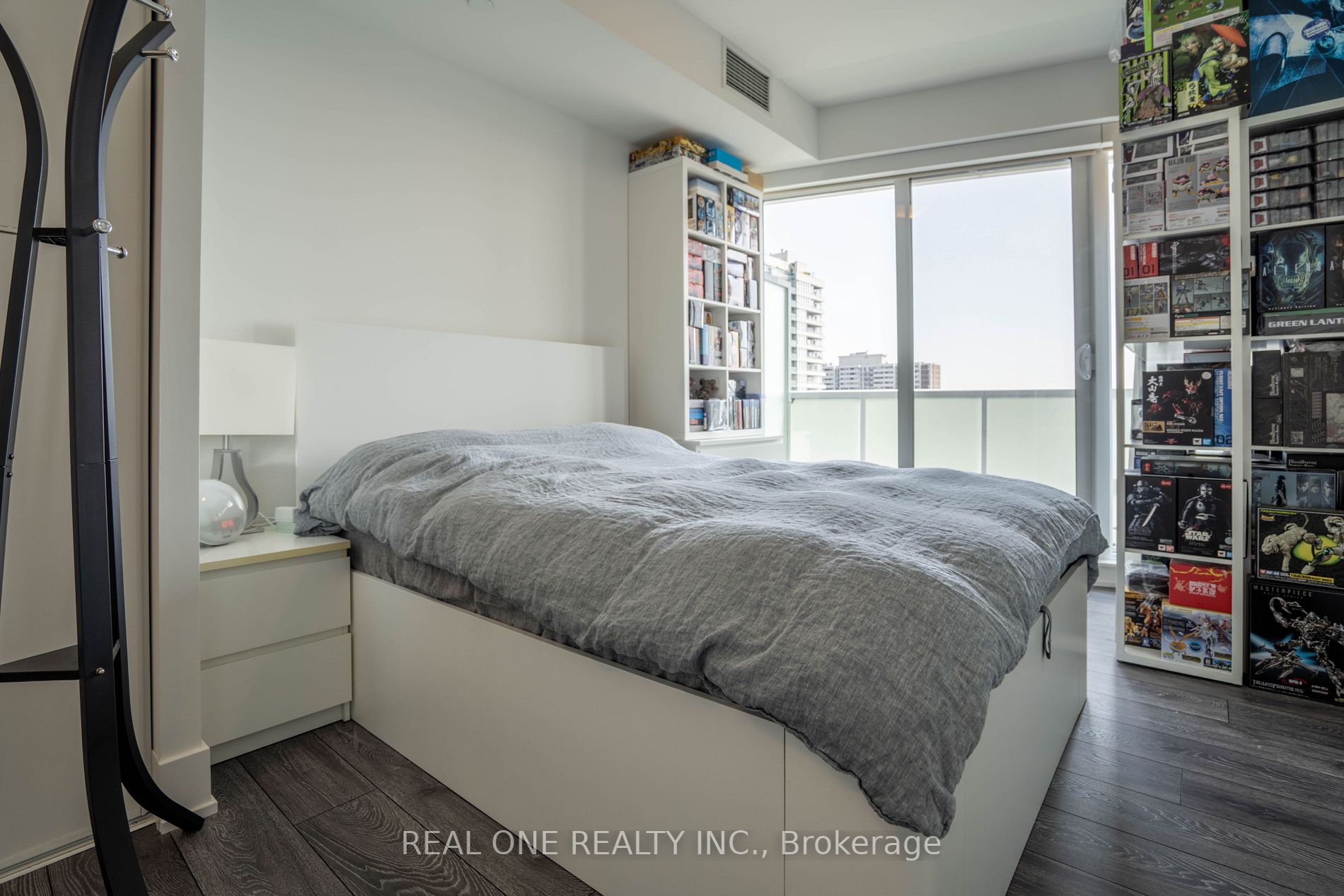 403 Church St, #2112