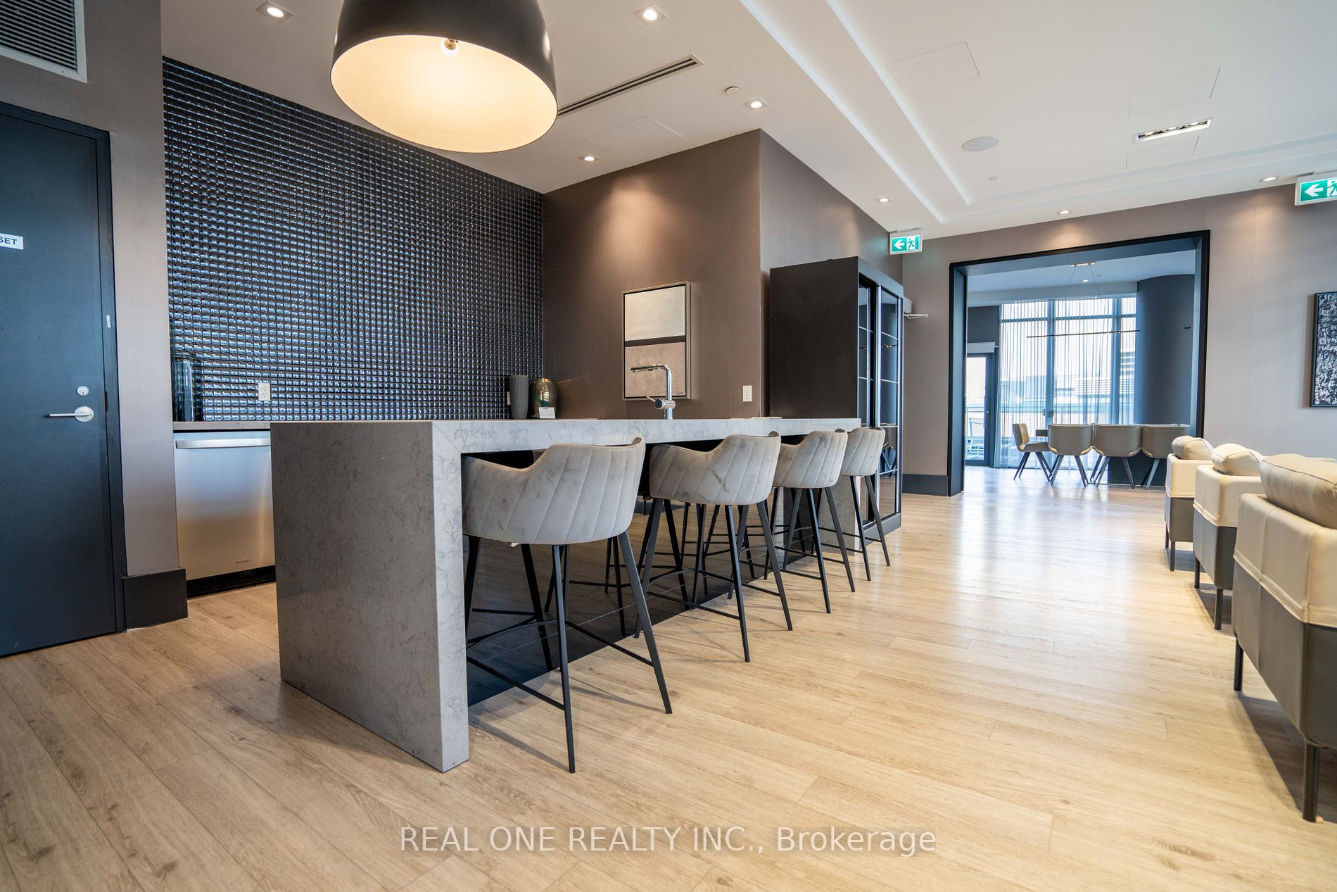 403 Church St, #2112