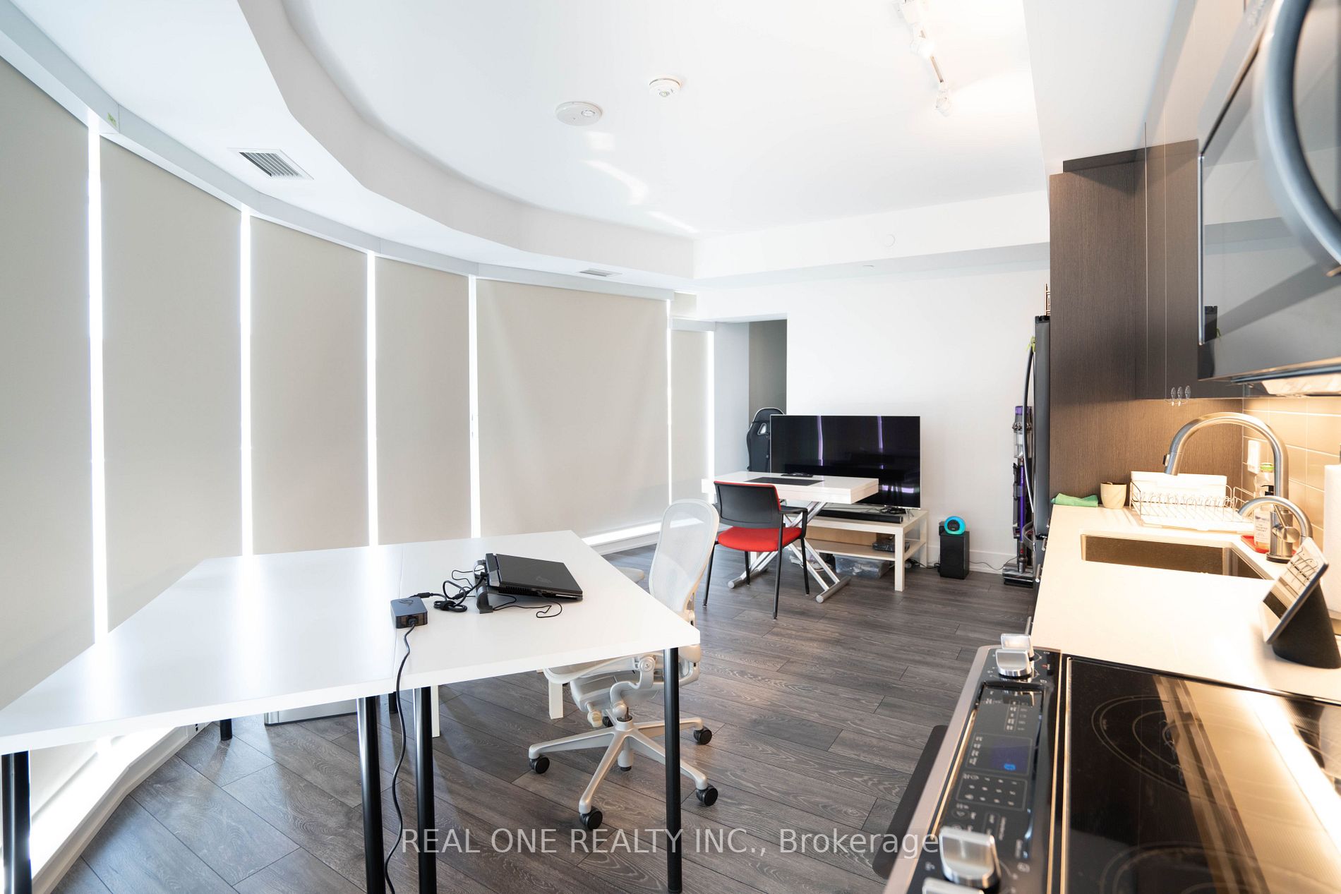 403 Church St, #2112