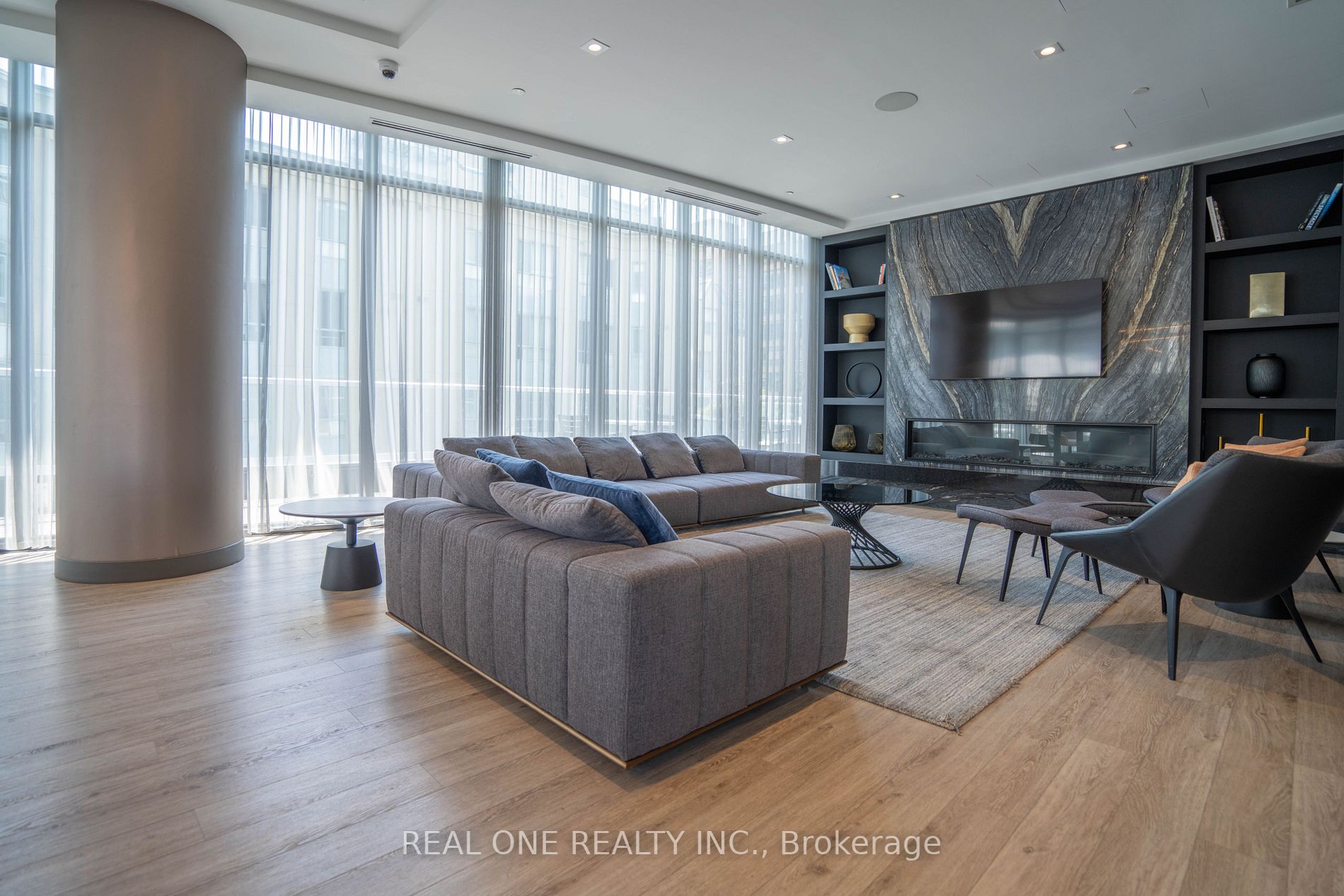 403 Church St, #2112