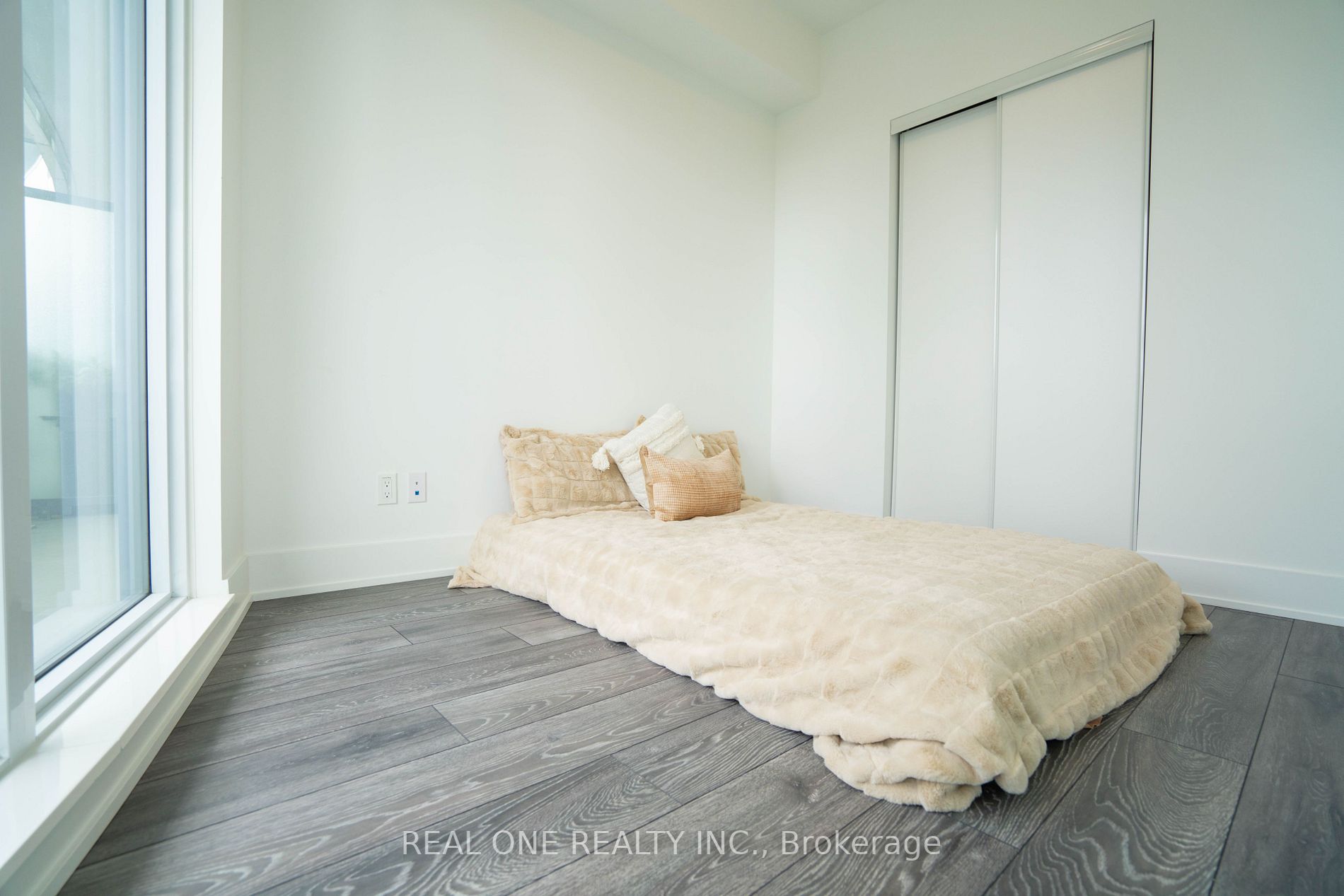 403 Church St, #2112