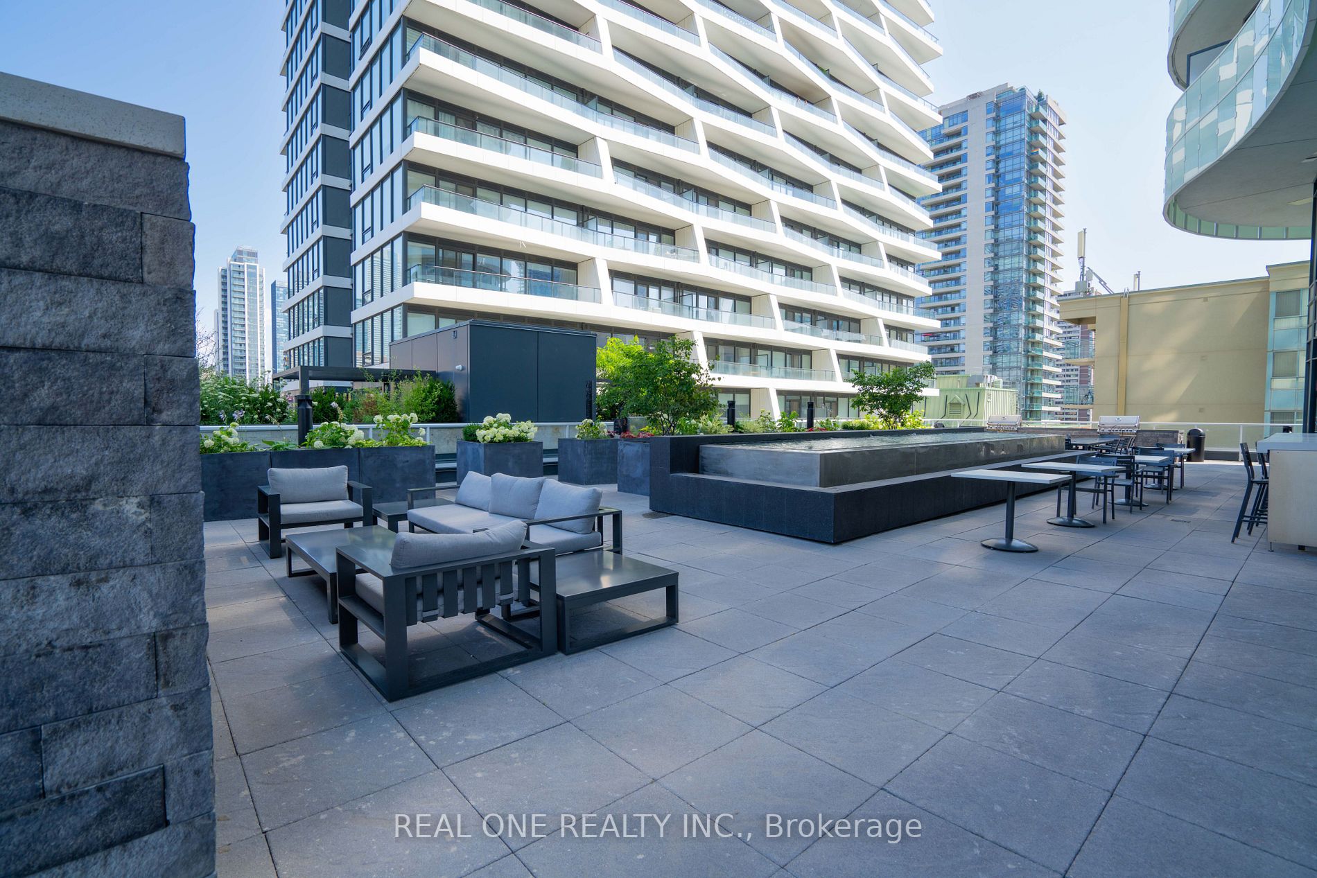 403 Church St, #2112