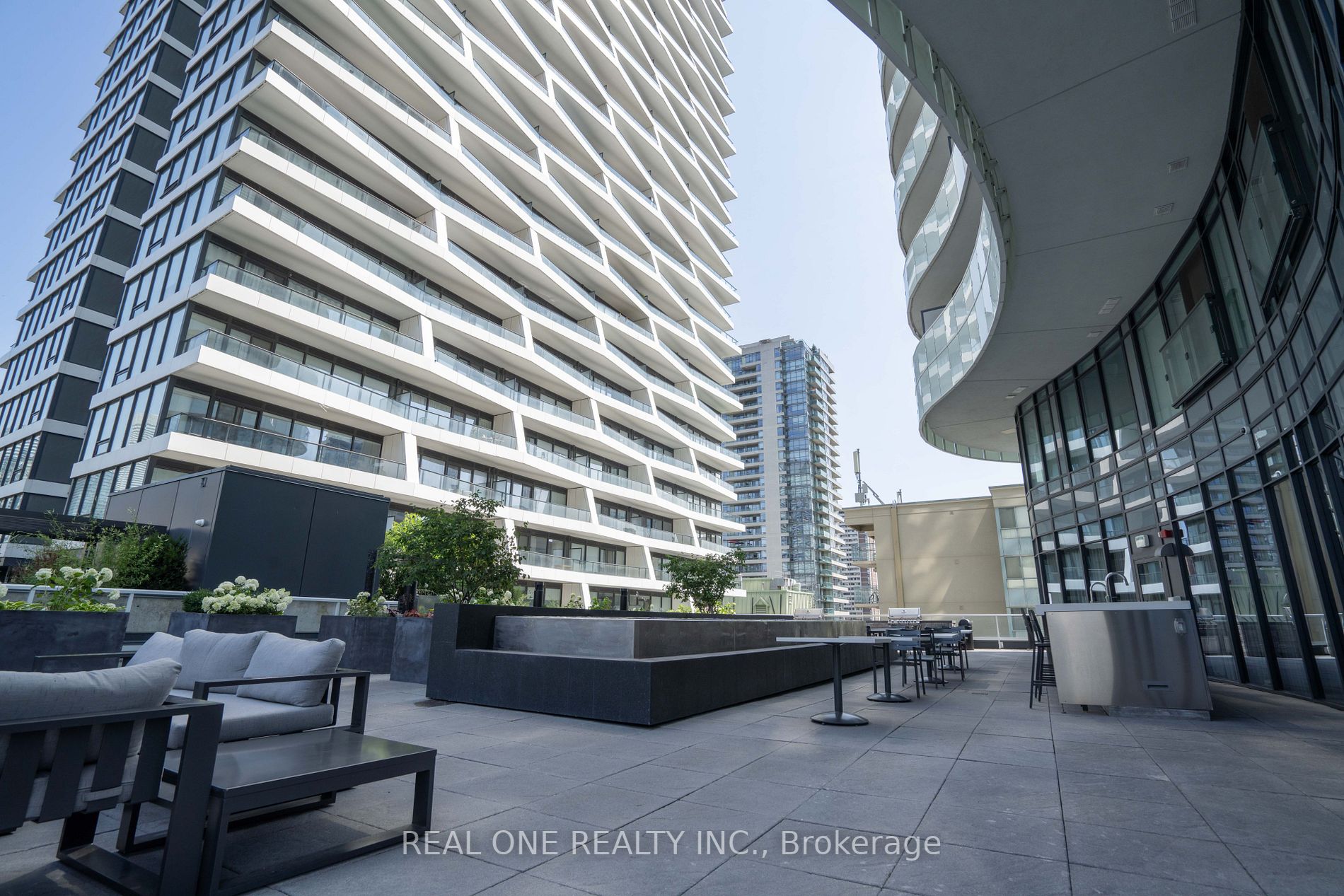 403 Church St, #2112