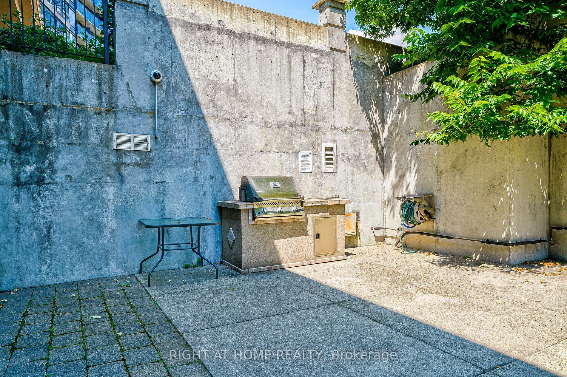 18 Valley Woods Rd, #813