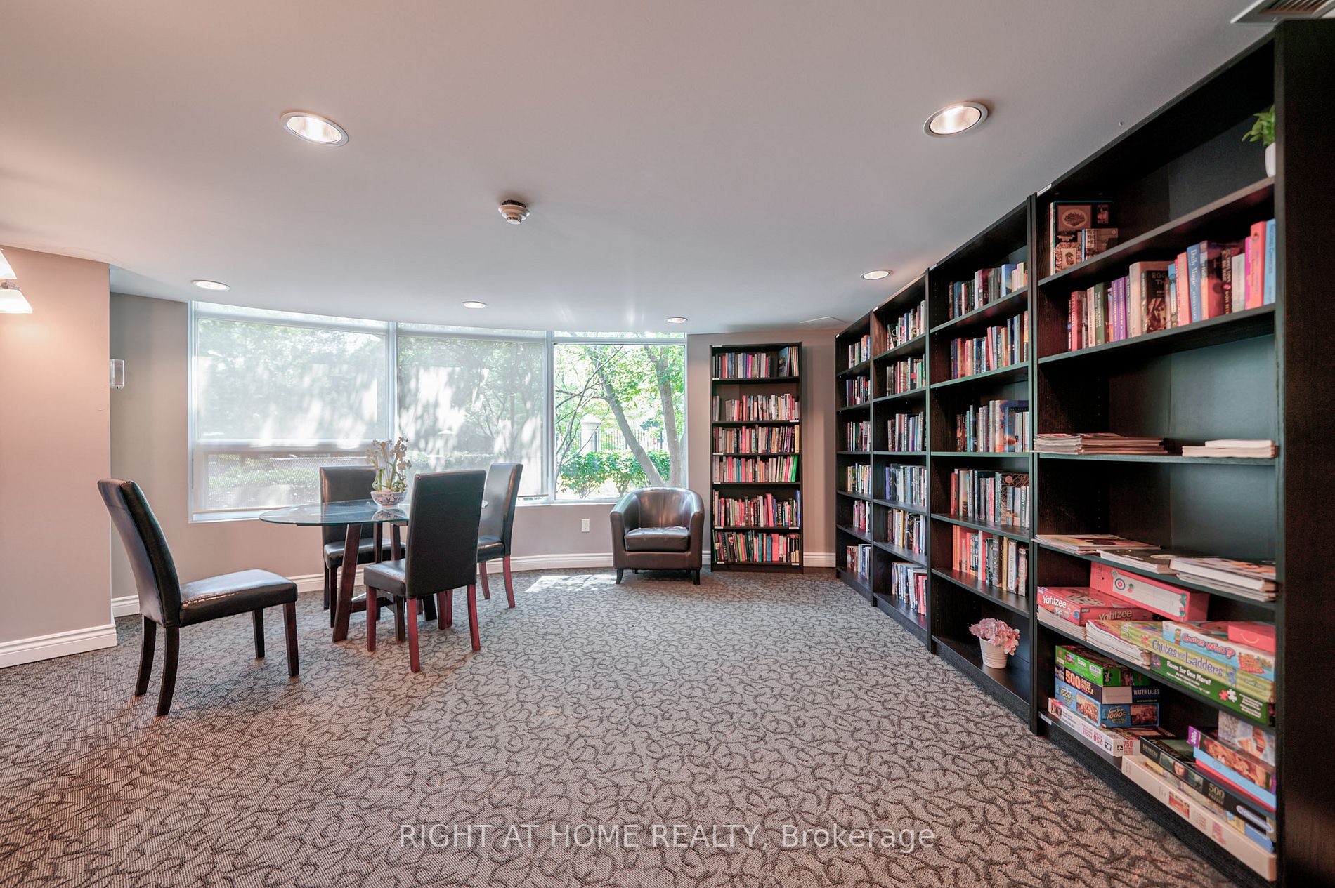 18 Valley Woods Rd, #813