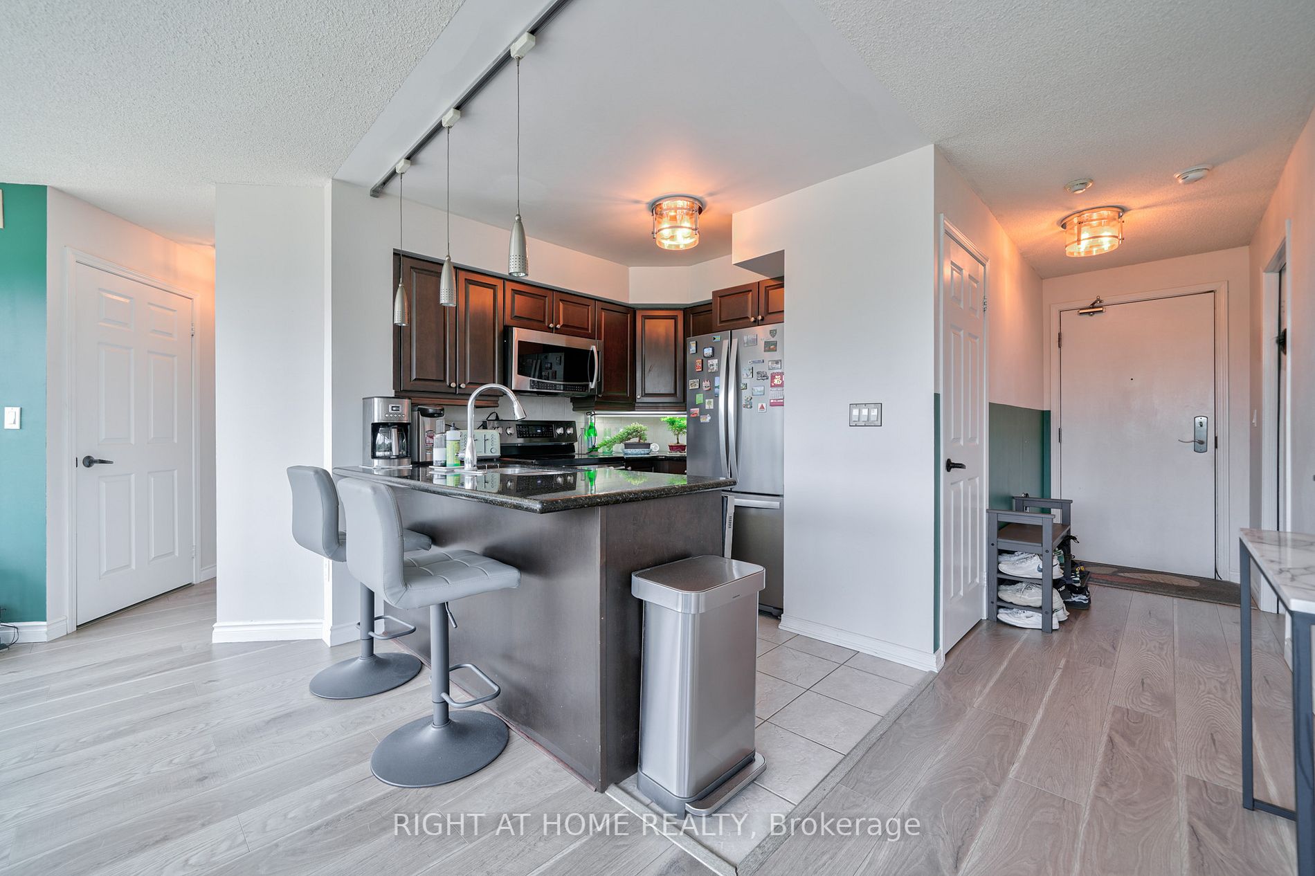 18 Valley Woods Rd, #813
