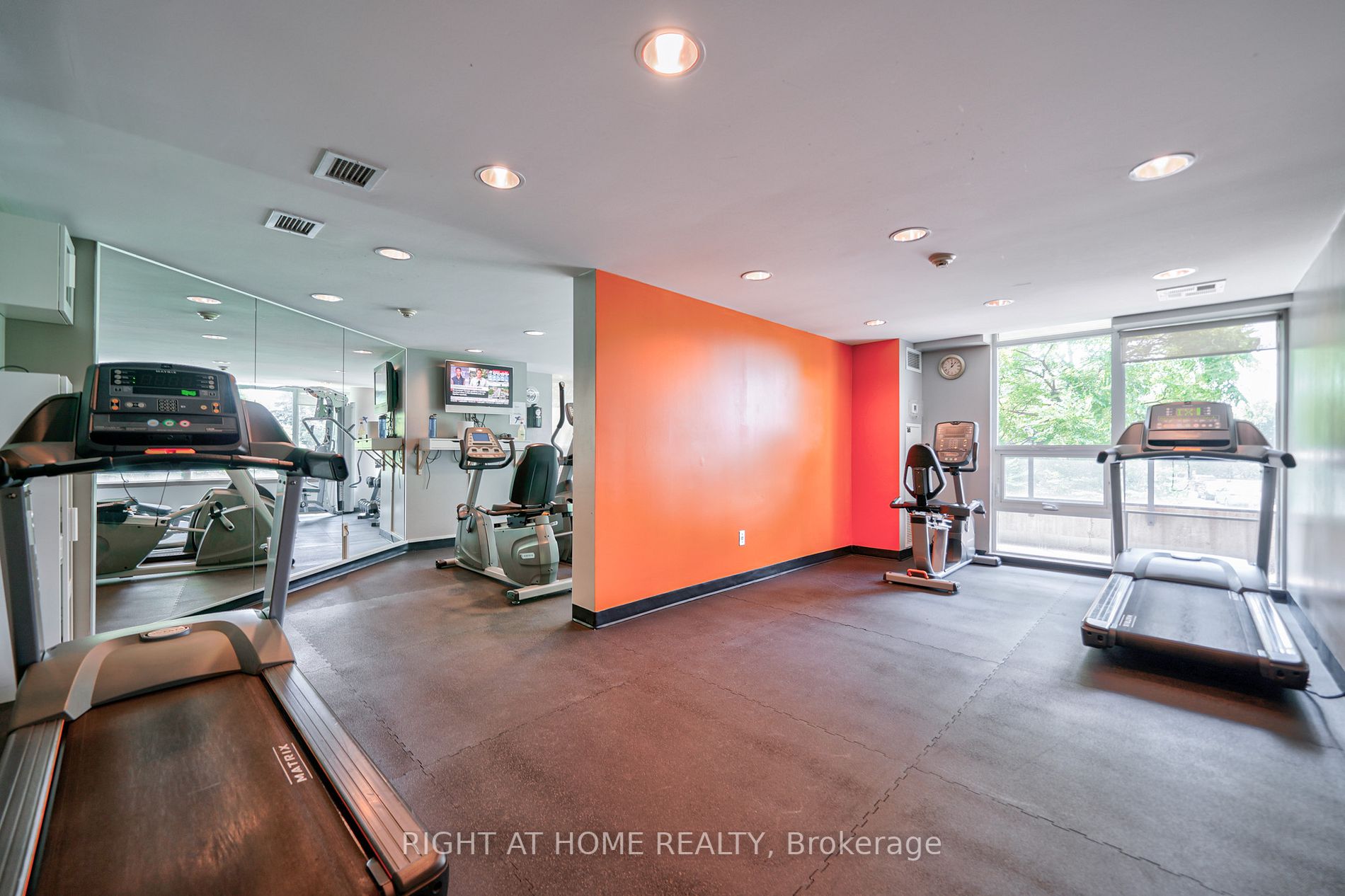 18 Valley Woods Rd, #813