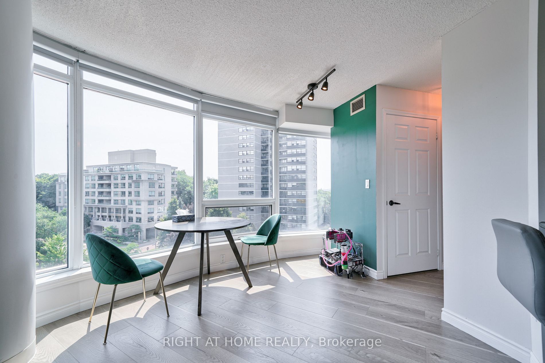 18 Valley Woods Rd, #813