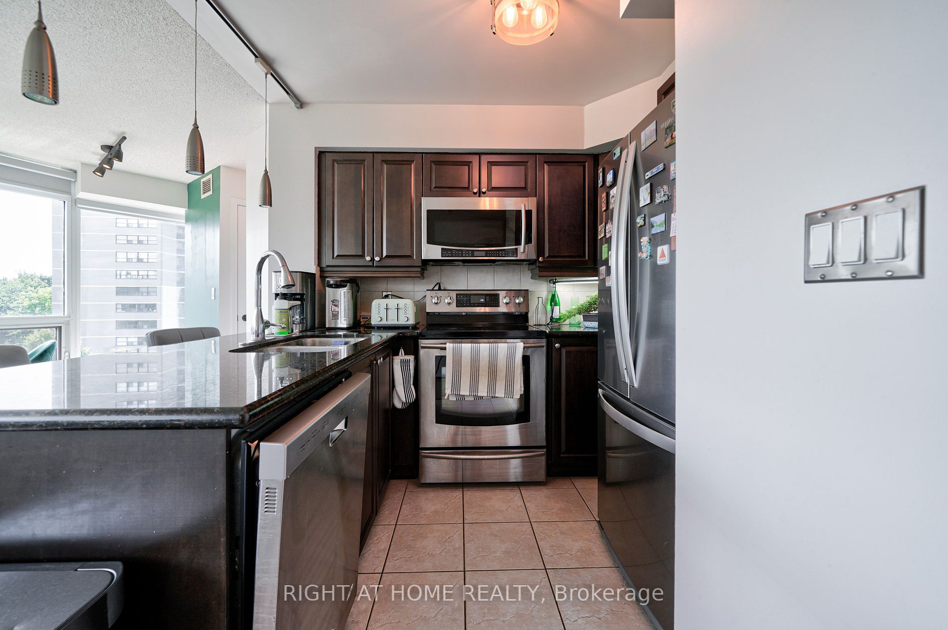 18 Valley Woods Rd, #813