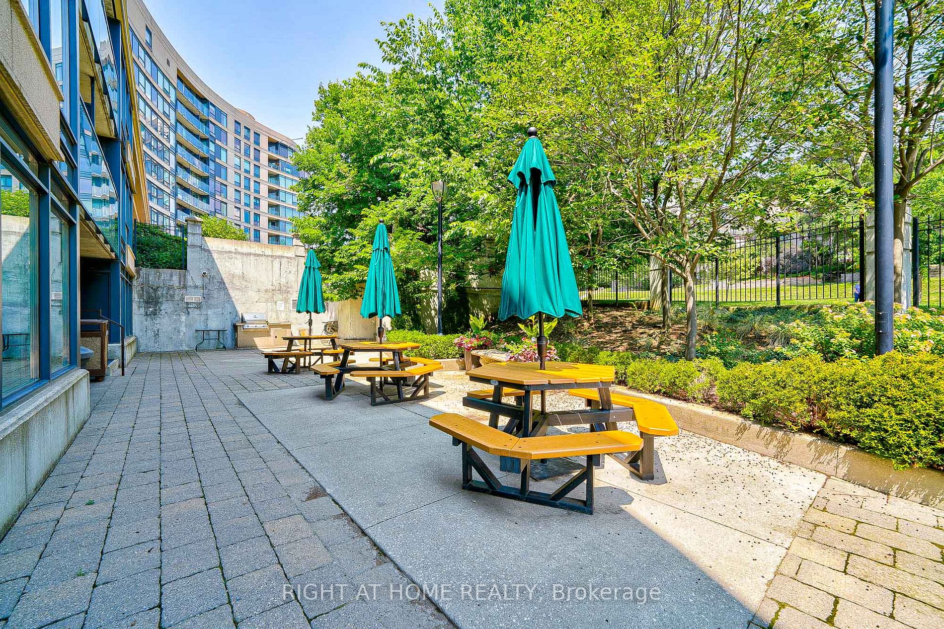 18 Valley Woods Rd, #813