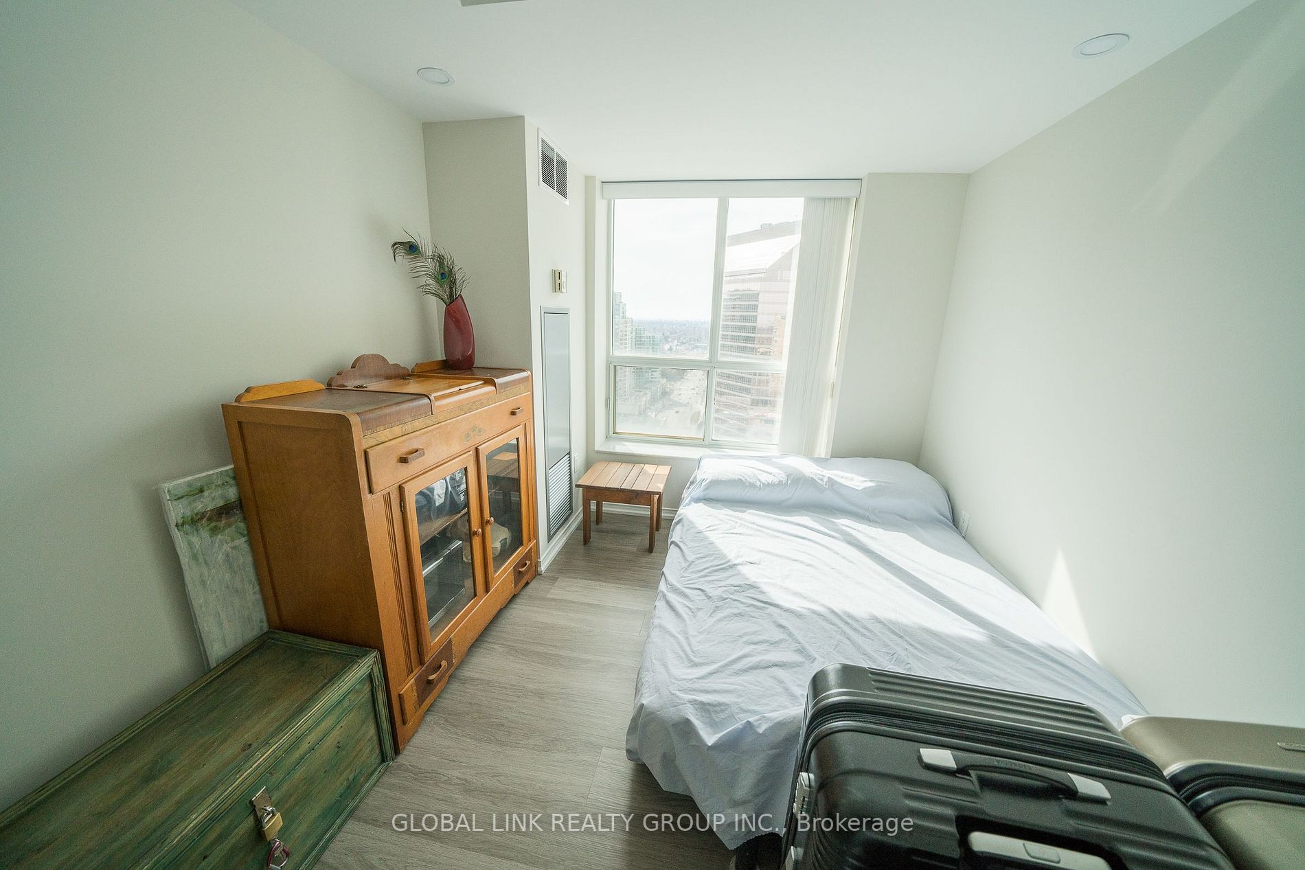 3 Pemberton Ave, #2302