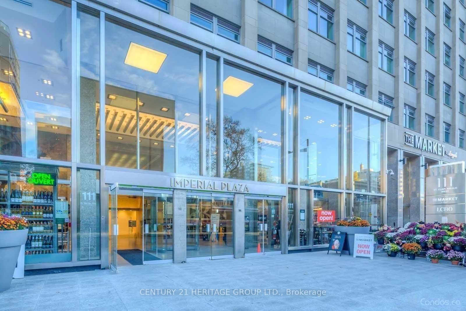 111 St.Clair St W, #907