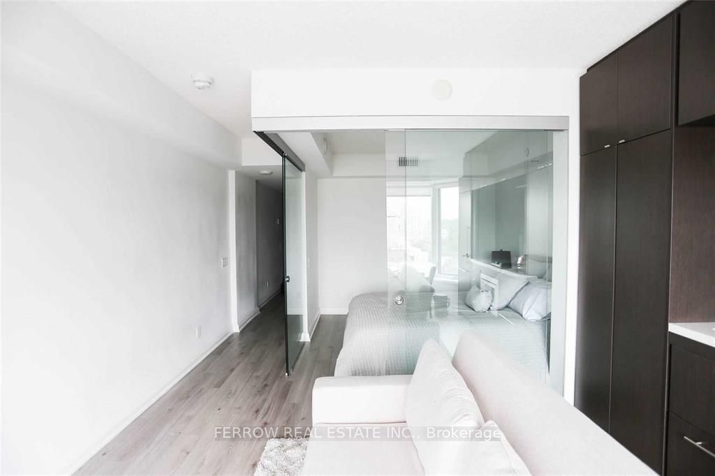 155 Yorkville Ave, #1201