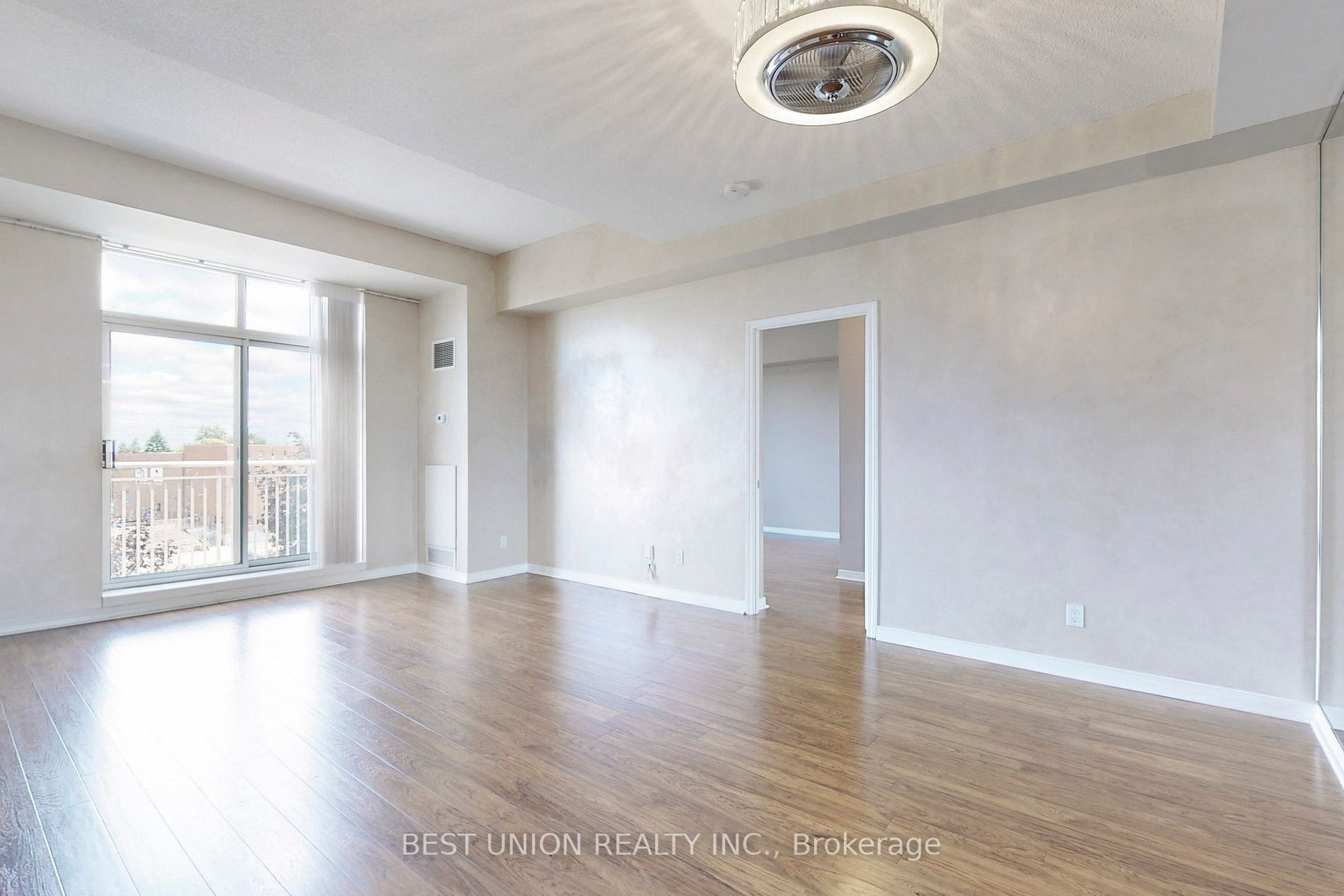 485 Rosewell Ave, #512