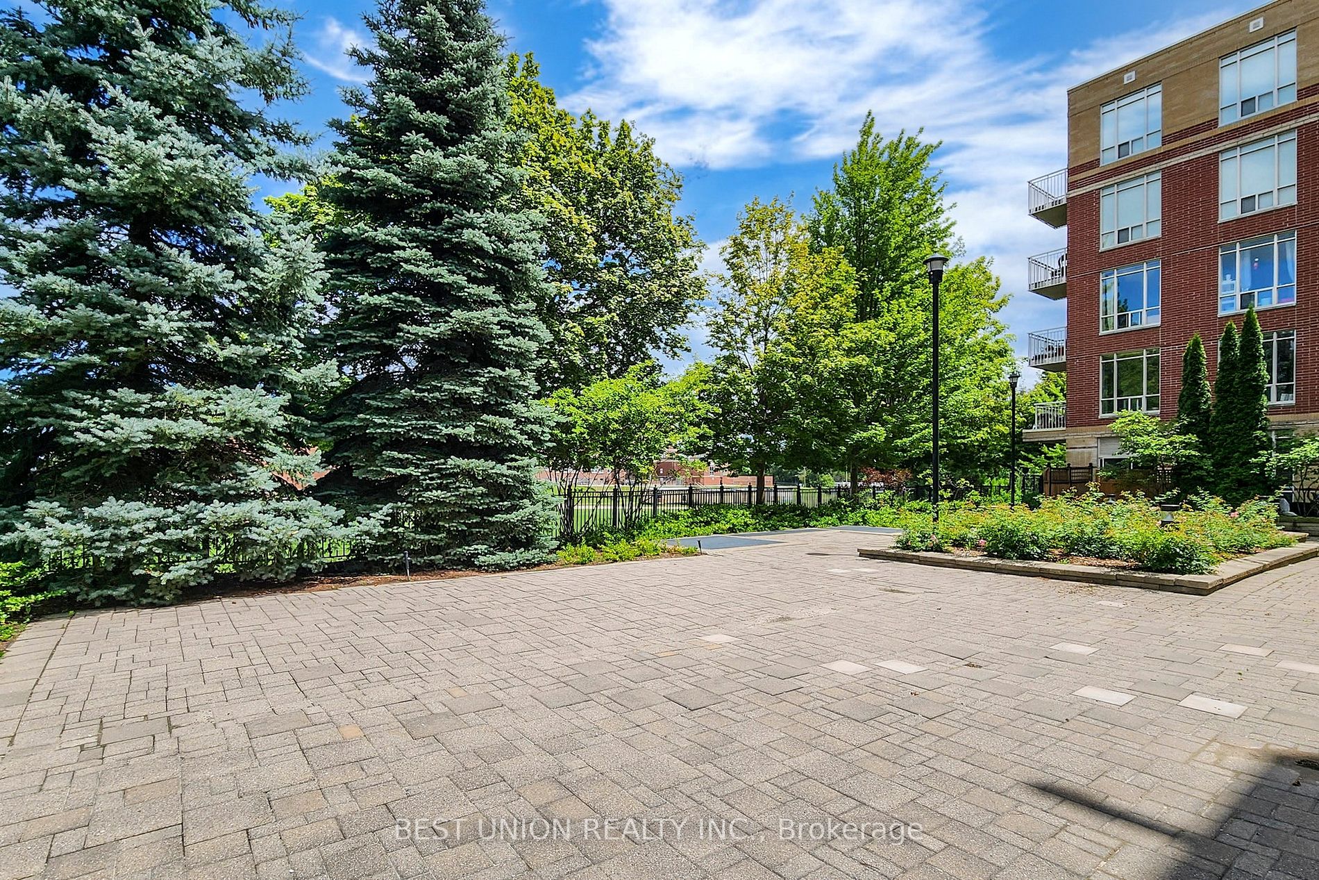 485 Rosewell Ave, #512