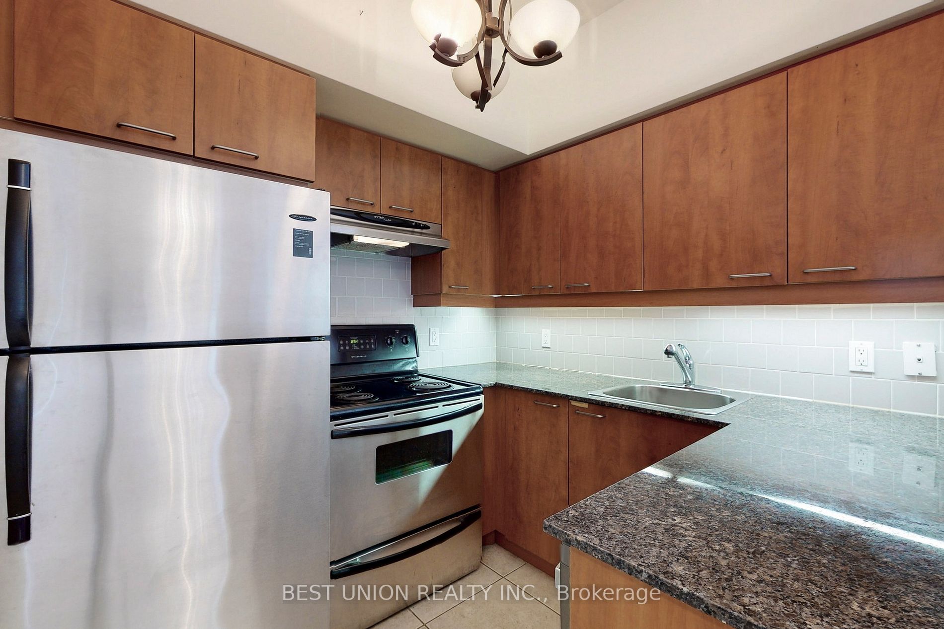 485 Rosewell Ave, #512
